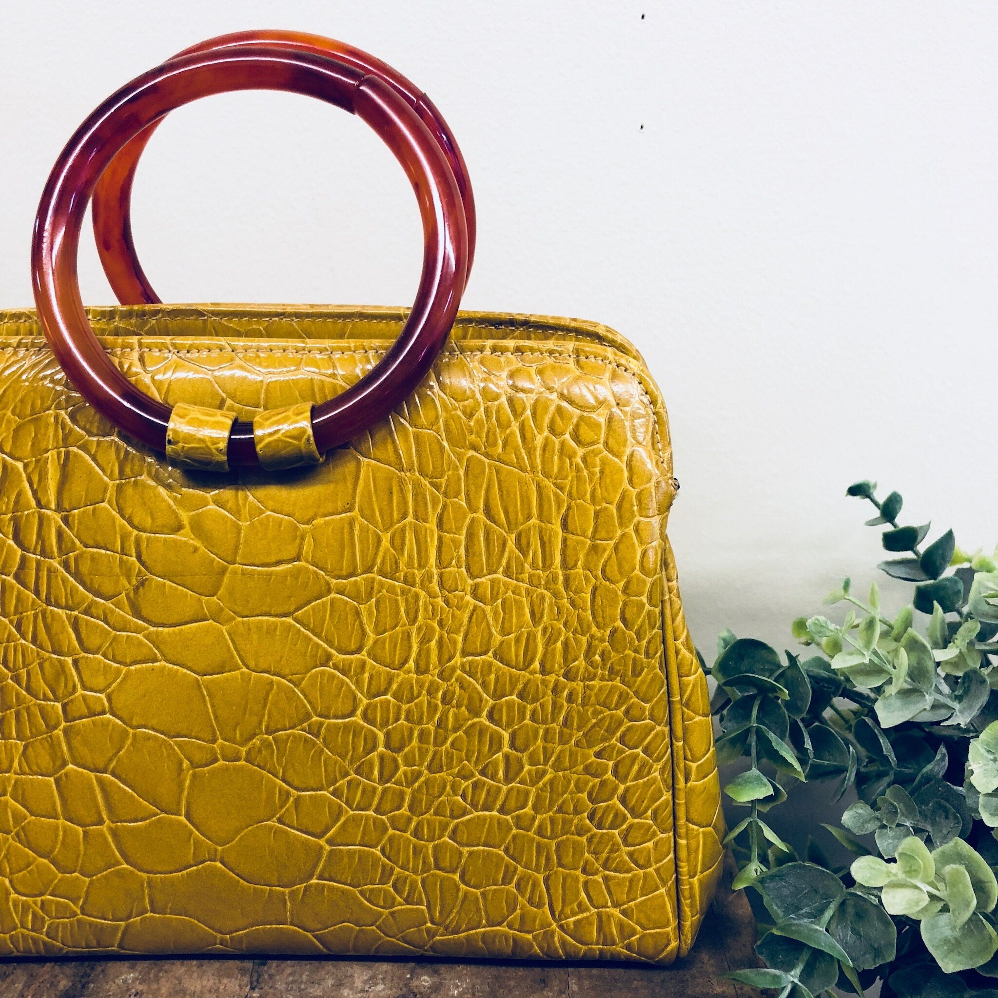 Vintage Ronay Handbag, Ronay Purse, Leather Bag, Bakelite Purse, Yellow Bag, Small Handbag, Kisslock Purse, Mustard Yellow, Red Handles