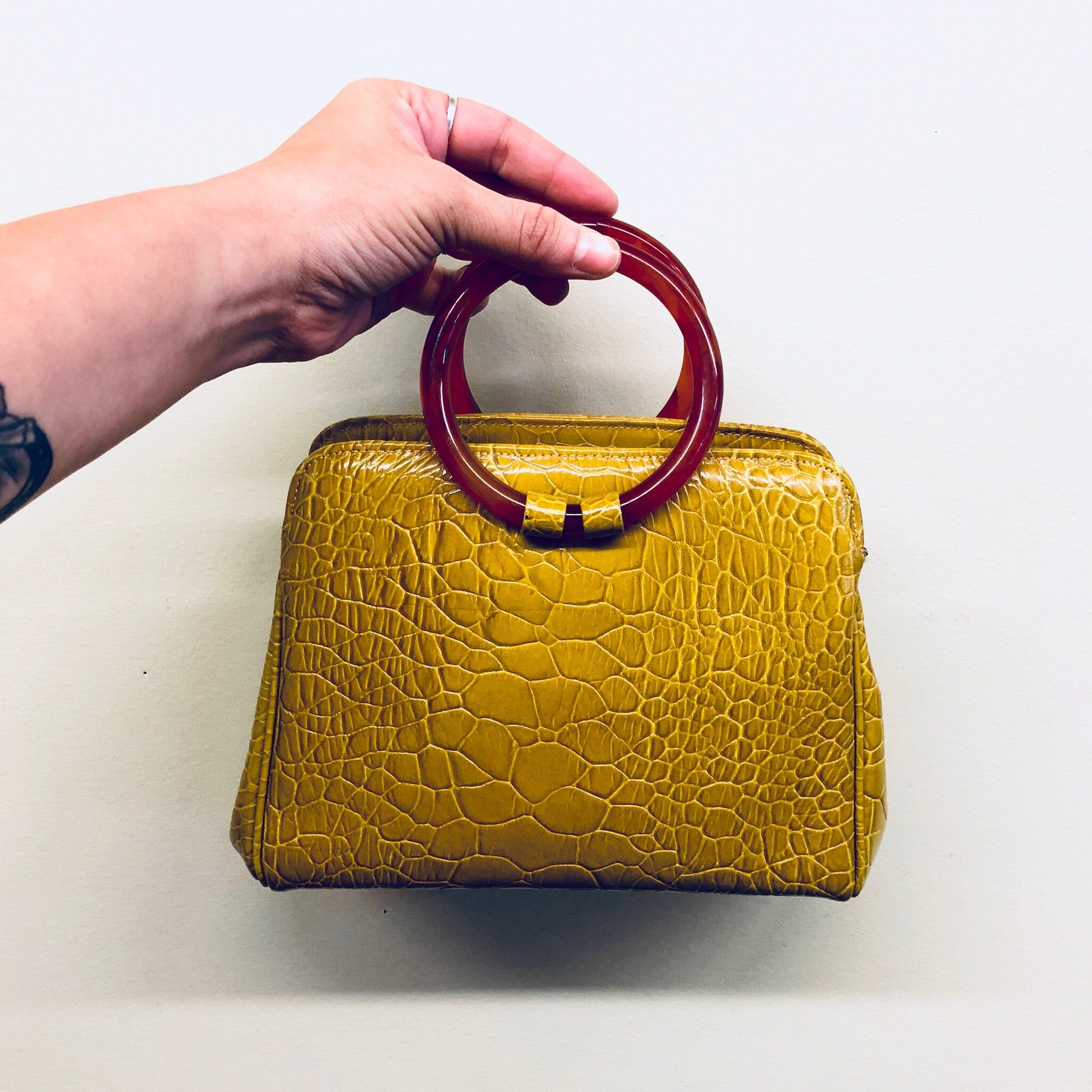 Vintage Ronay Handbag, Ronay Purse, Leather Bag, Bakelite Purse, Yellow Bag, Small Handbag, Kisslock Purse, Mustard Yellow, Red Handles
