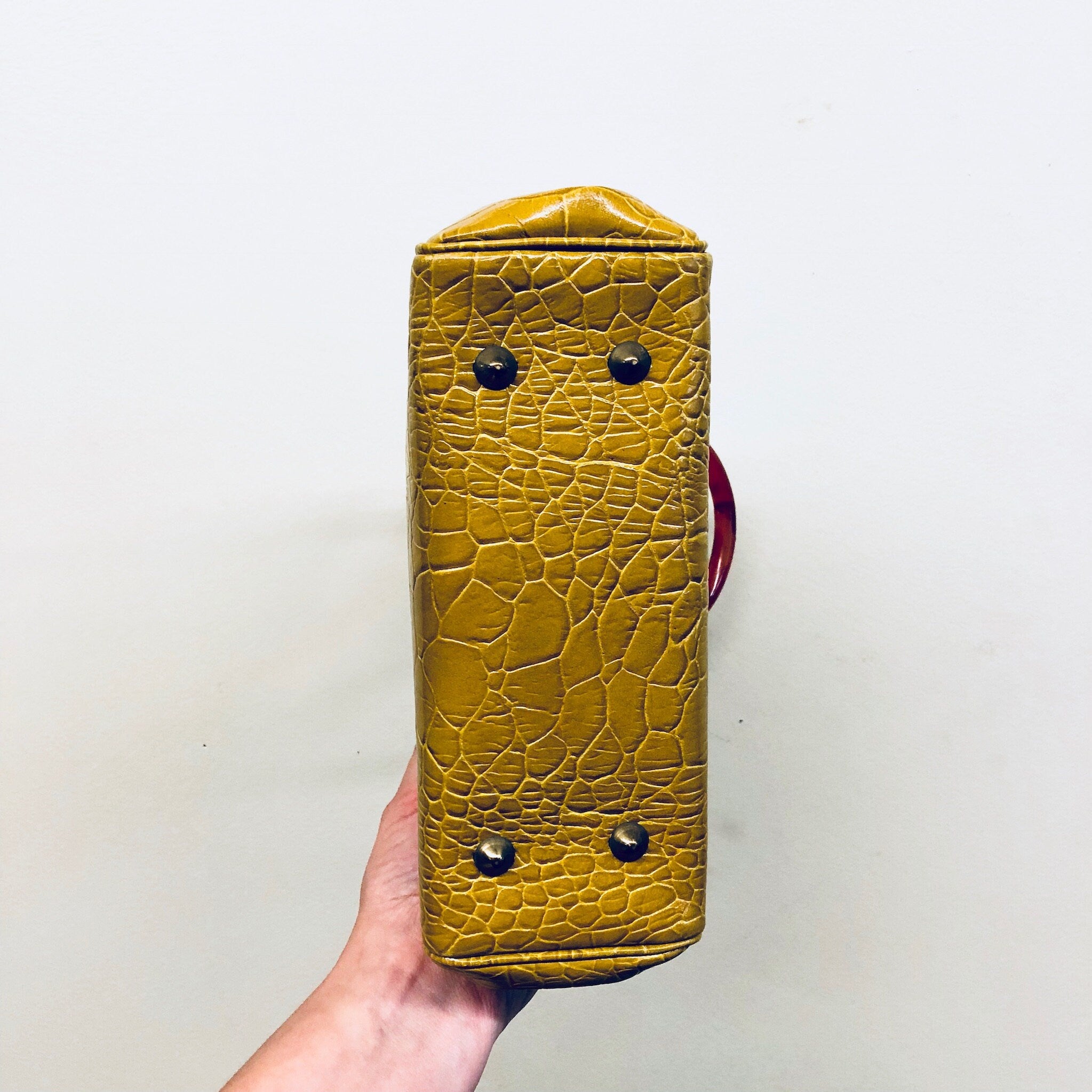 Vintage Ronay Handbag, Ronay Purse, Leather Bag, Bakelite Purse, Yellow Bag, Small Handbag, Kisslock Purse, Mustard Yellow, Red Handles