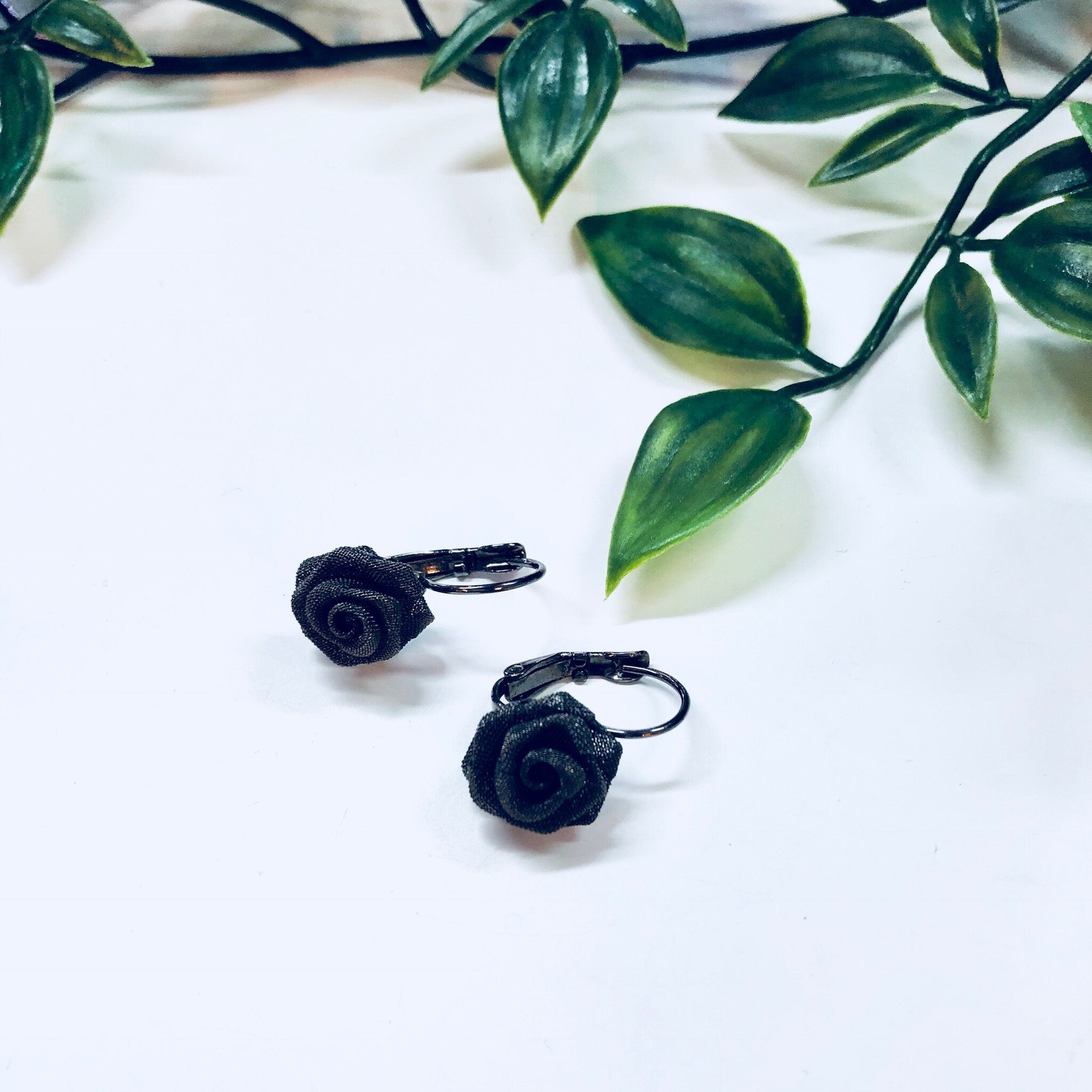 Vintage Earrings, Rose Earrings, Flower Jewelry, Vintage Jewelry, Roses, Black Roses, Pierced Ears, Statement Jewelry, Small Earrings,Floral