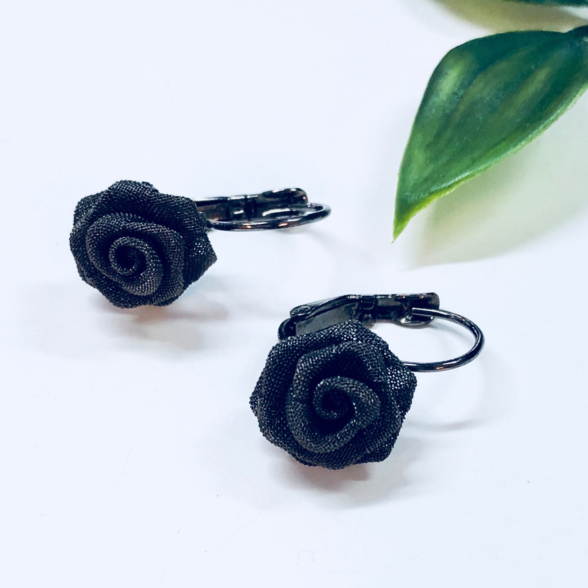 Vintage Earrings, Rose Earrings, Flower Jewelry, Vintage Jewelry, Roses, Black Roses, Pierced Ears, Statement Jewelry, Small Earrings,Floral