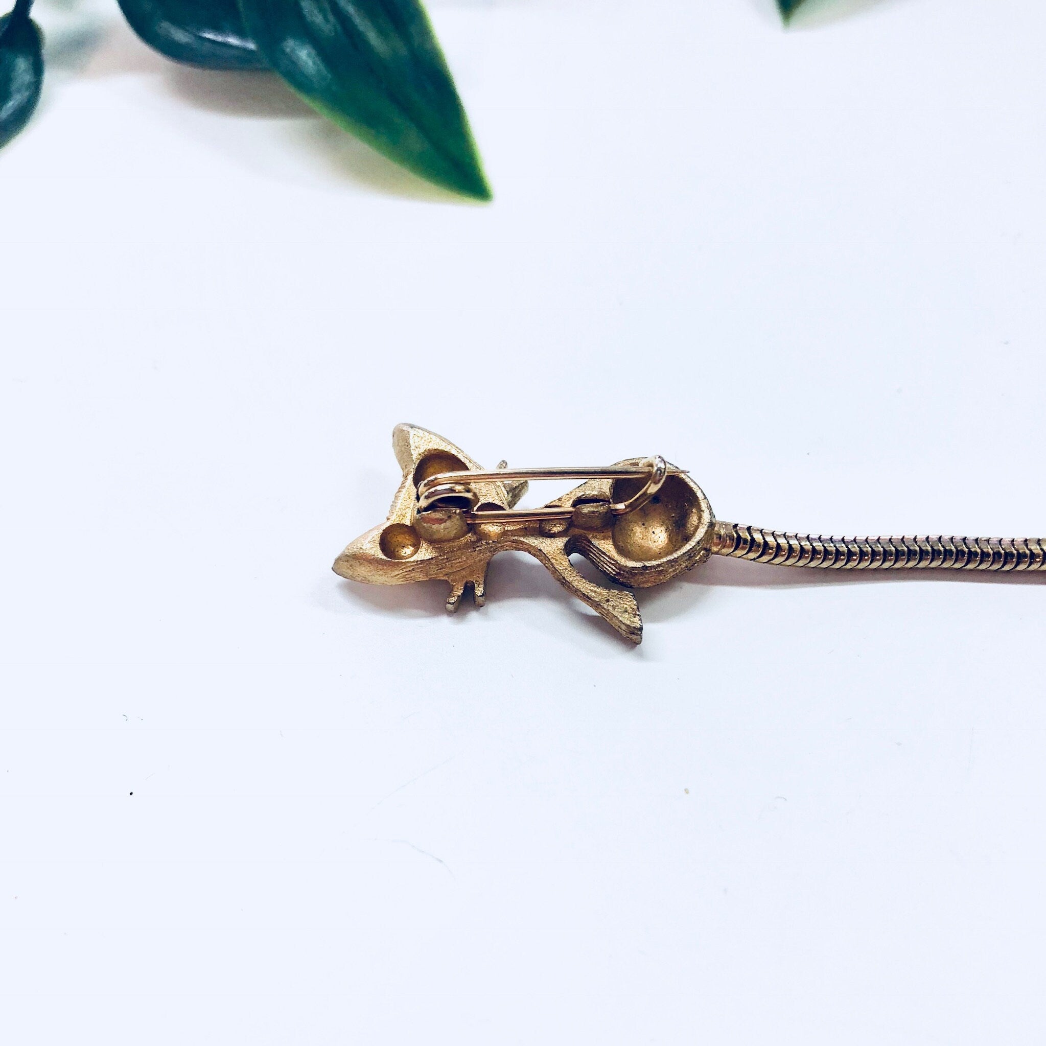 Vintage Brooch, Gold Toned Jewelry, Cat Pin, Gold Cat Pin, Green Eyes, Small Brooch, Vintage Jewelry, Costume Jewelry, Cute, Whiskers,