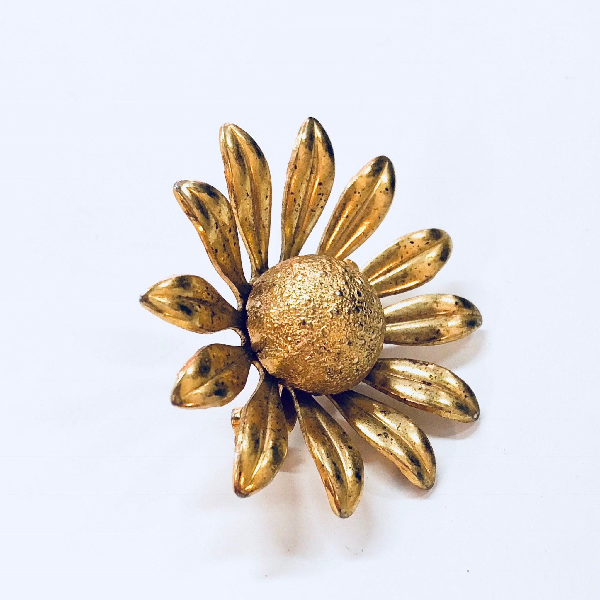 Vintage Brooch, Flower Pin, Gold Toned Jewelry, Daisy Jewelry, Costume Jewelry, Vintage Pin, Vintage Jewelry, Cute, Floral, Patina, Gift