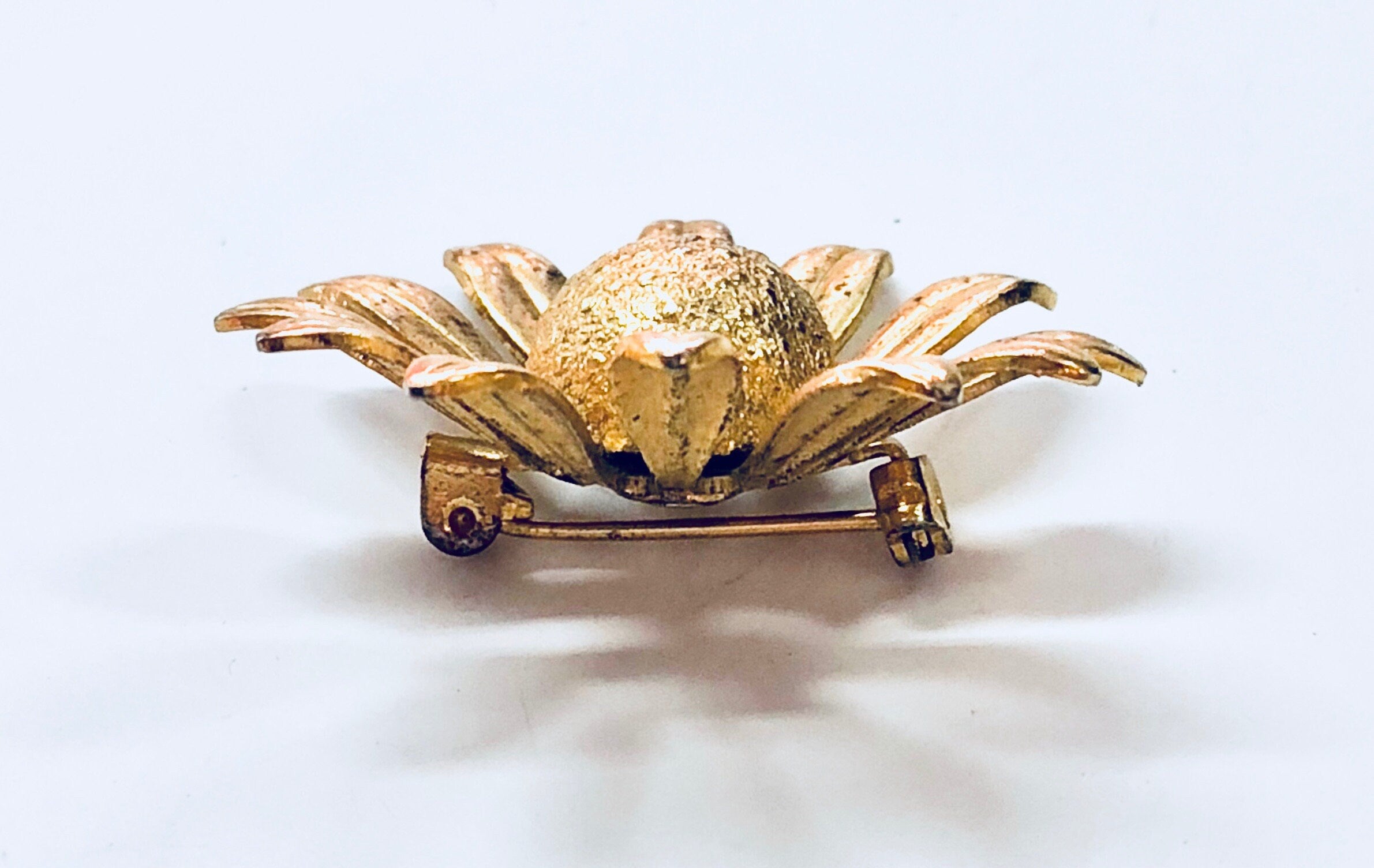 Vintage Brooch, Flower Pin, Gold Toned Jewelry, Daisy Jewelry, Costume Jewelry, Vintage Pin, Vintage Jewelry, Cute, Floral, Patina, Gift