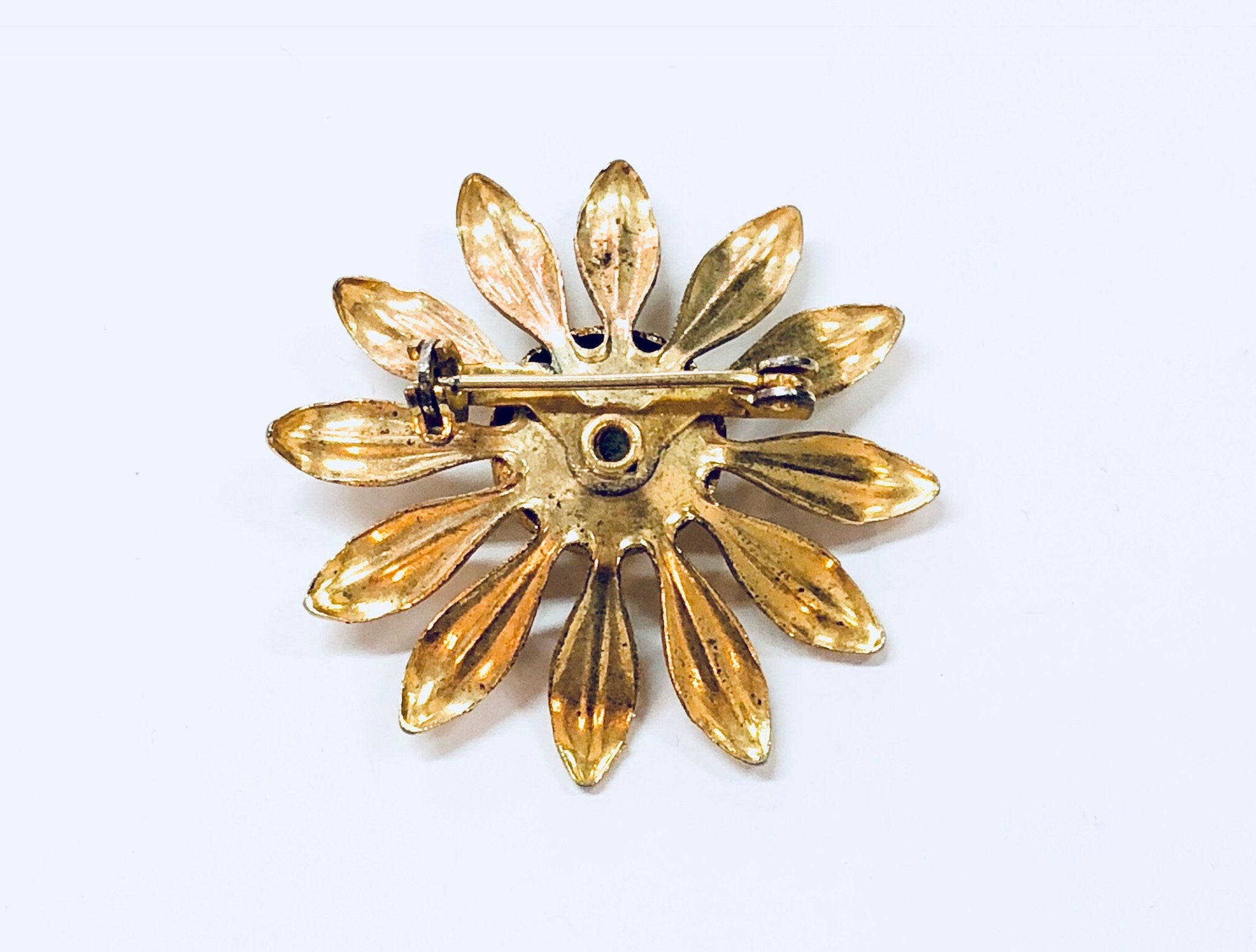 Vintage Brooch, Flower Pin, Gold Toned Jewelry, Daisy Jewelry, Costume Jewelry, Vintage Pin, Vintage Jewelry, Cute, Floral, Patina, Gift
