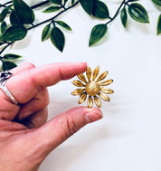 Vintage Brooch, Flower Pin, Gold Toned Jewelry, Daisy Jewelry, Costume Jewelry, Vintage Pin, Vintage Jewelry, Cute, Floral, Patina, Gift