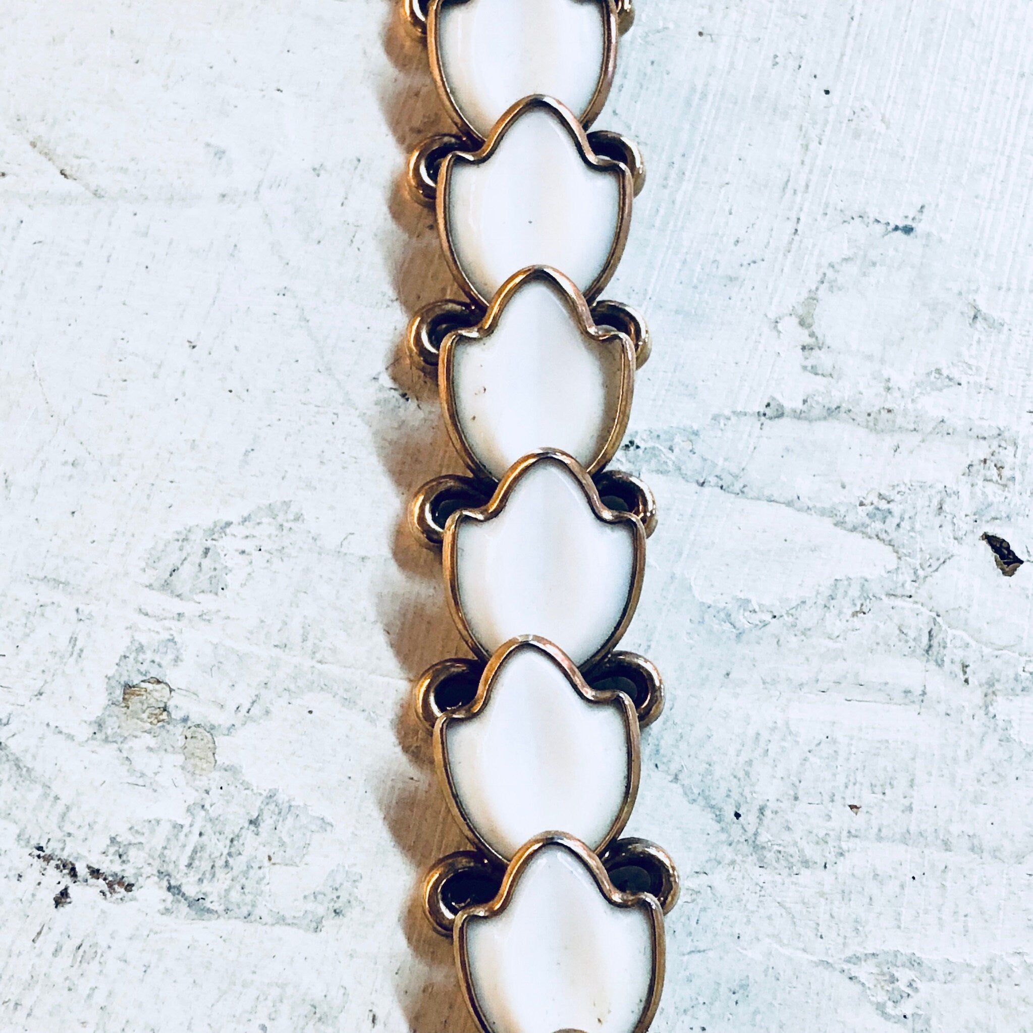 Vintage Bracelet, Trifari Bracelet, White and Gold, Costume Jewelry, Statement Jewelry, Flower Bracelet, Link Bracelet, Vintage Jewelry,