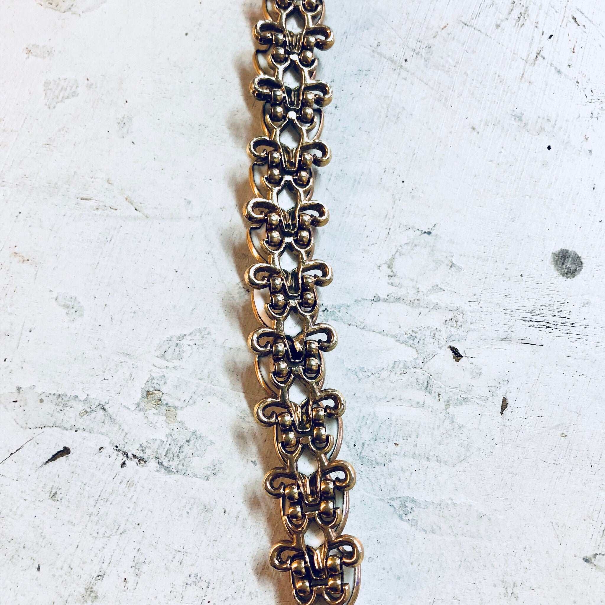 Vintage Bracelet, Trifari Bracelet, White and Gold, Costume Jewelry, Statement Jewelry, Flower Bracelet, Link Bracelet, Vintage Jewelry,