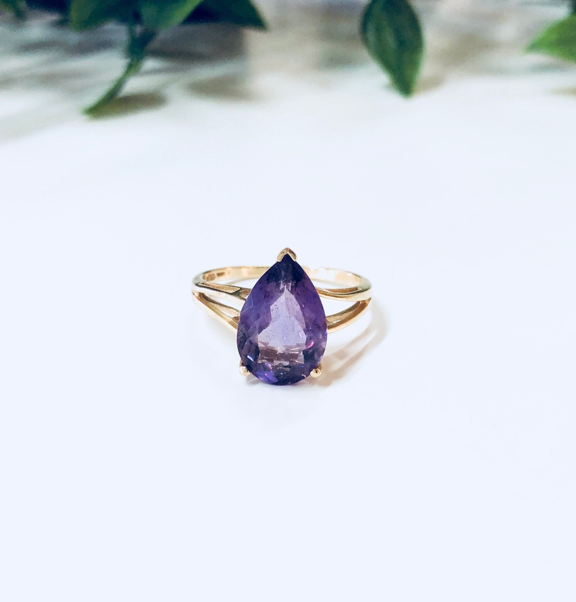 Vintage Gold Ring, 10 Karat Gold, Amethyst Ring, Amethyst Jewelry, Purple Ring, Gold Jewelry, Vintage Jewelry, 10K, Yellow Gold, Teardrop