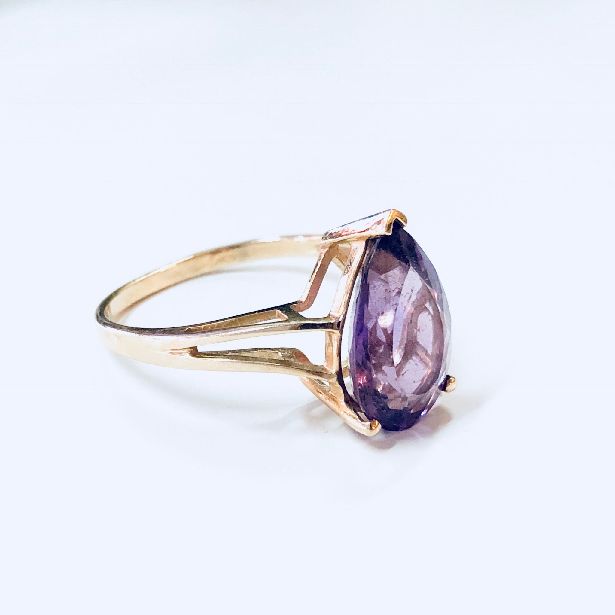 Vintage Gold Ring, 10 Karat Gold, Amethyst Ring, Amethyst Jewelry, Purple Ring, Gold Jewelry, Vintage Jewelry, 10K, Yellow Gold, Teardrop