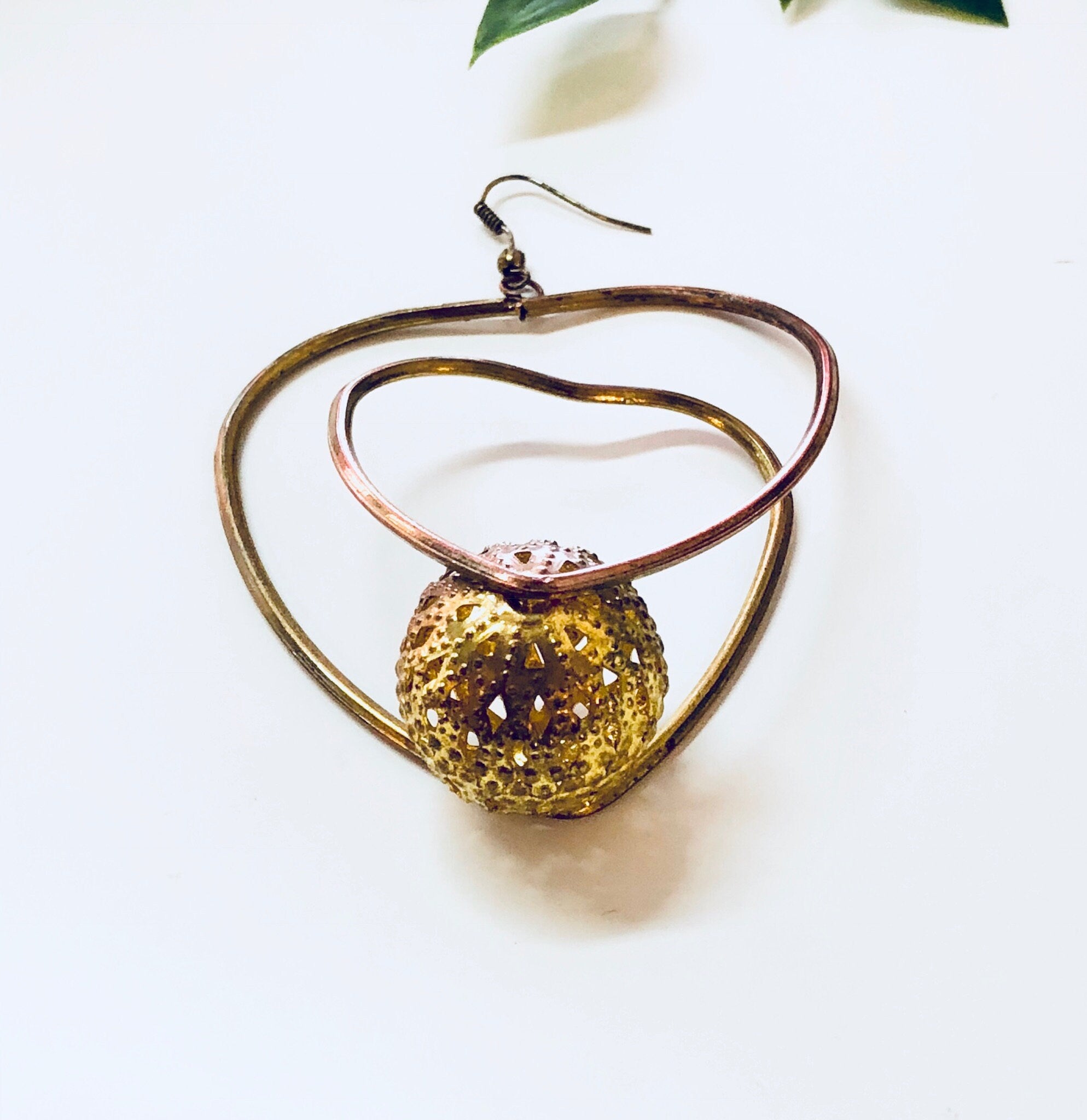 Vintage Earrings, Gold Toned Earrings, Heart Earrings, Heart Shaped, Hoop Earrings, Costume Jewelry, Vintage Jewelry, Statement Earrings