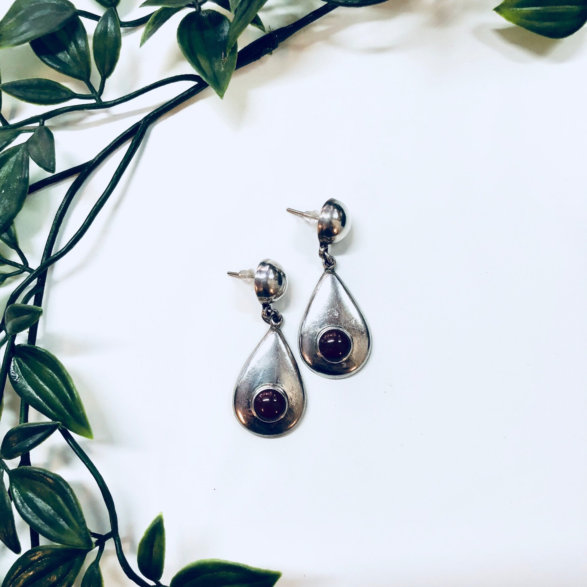 Vintage Silver Earrings, Sterling Silver, Vintage Jewelry, Carnelian Earrings, Red Stone, Dangle Earrings, Drop Earrings, Teardrop Earrings