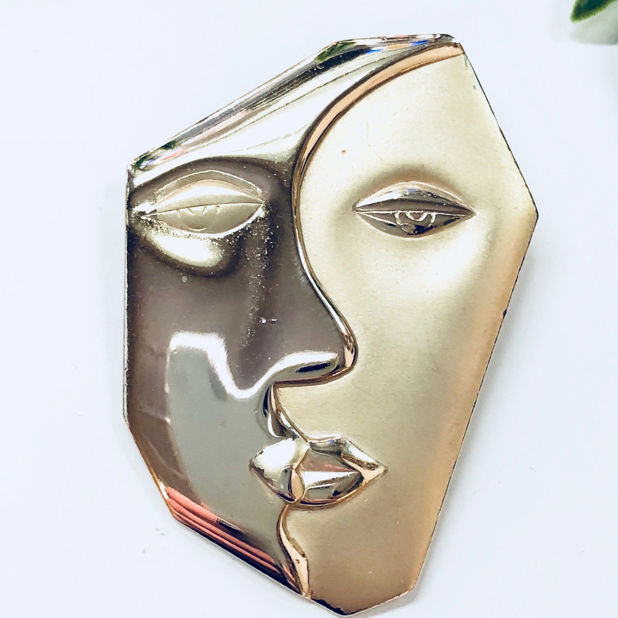 Vintage Brooch, Gold Toned Jewelry, Mask Pin, Face Brooch, Costume Jewelry, Minimalist, Vintage Jewelry, Gold Face, Abstract Jewelry