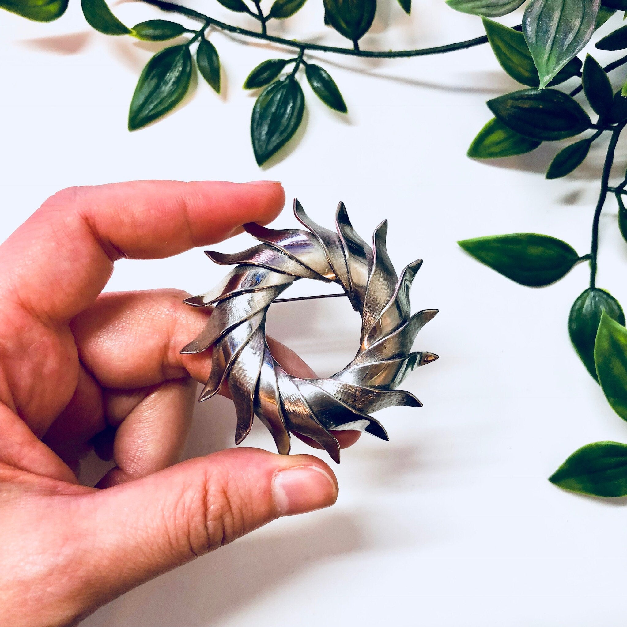 Vintage Brooch, Silver Brooch, Vintage Jewelry, Sterling Silver, Wreath Brooch, Circular Brooch, Textured Silver, Vintage Pin, Silver Toned