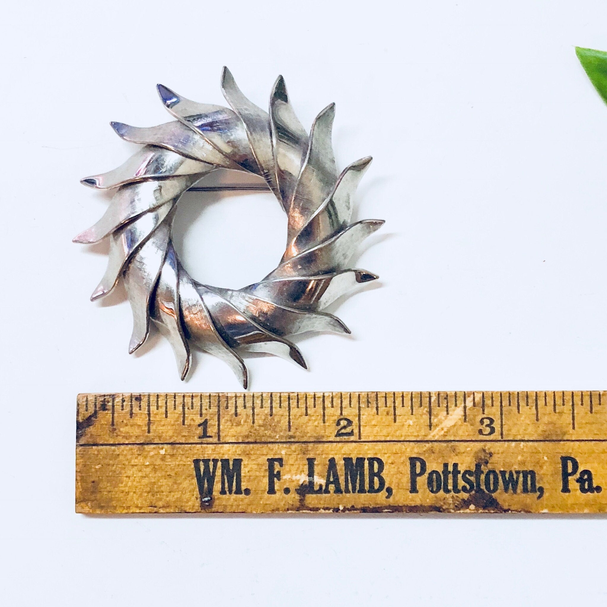 Vintage Brooch, Silver Brooch, Vintage Jewelry, Sterling Silver, Wreath Brooch, Circular Brooch, Textured Silver, Vintage Pin, Silver Toned