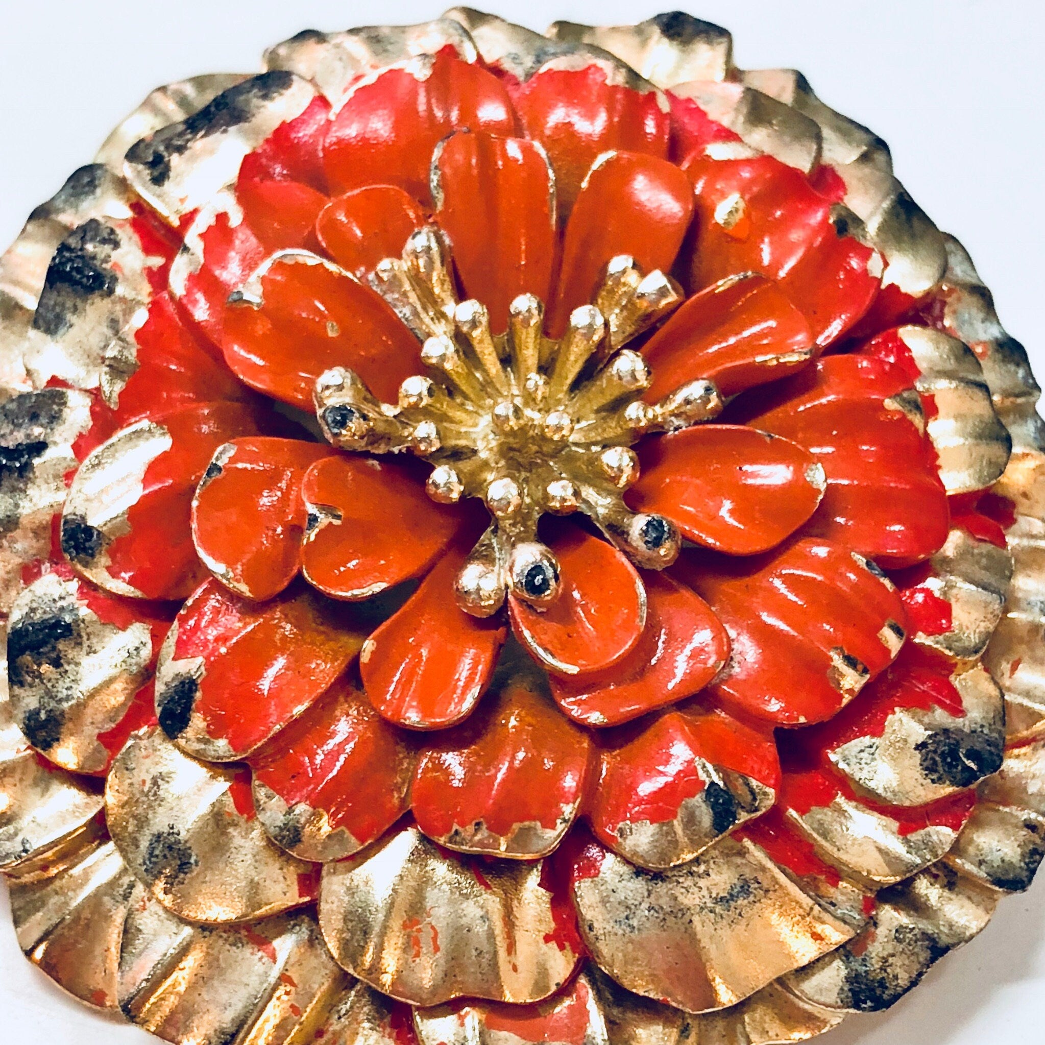 Vintage Broch, Flower Brooch, Pin, Vintage Jewelry, Gold Toned Jewelry, Orange Flower, Floral Jewelry, Patina, Round, Gold and Orange