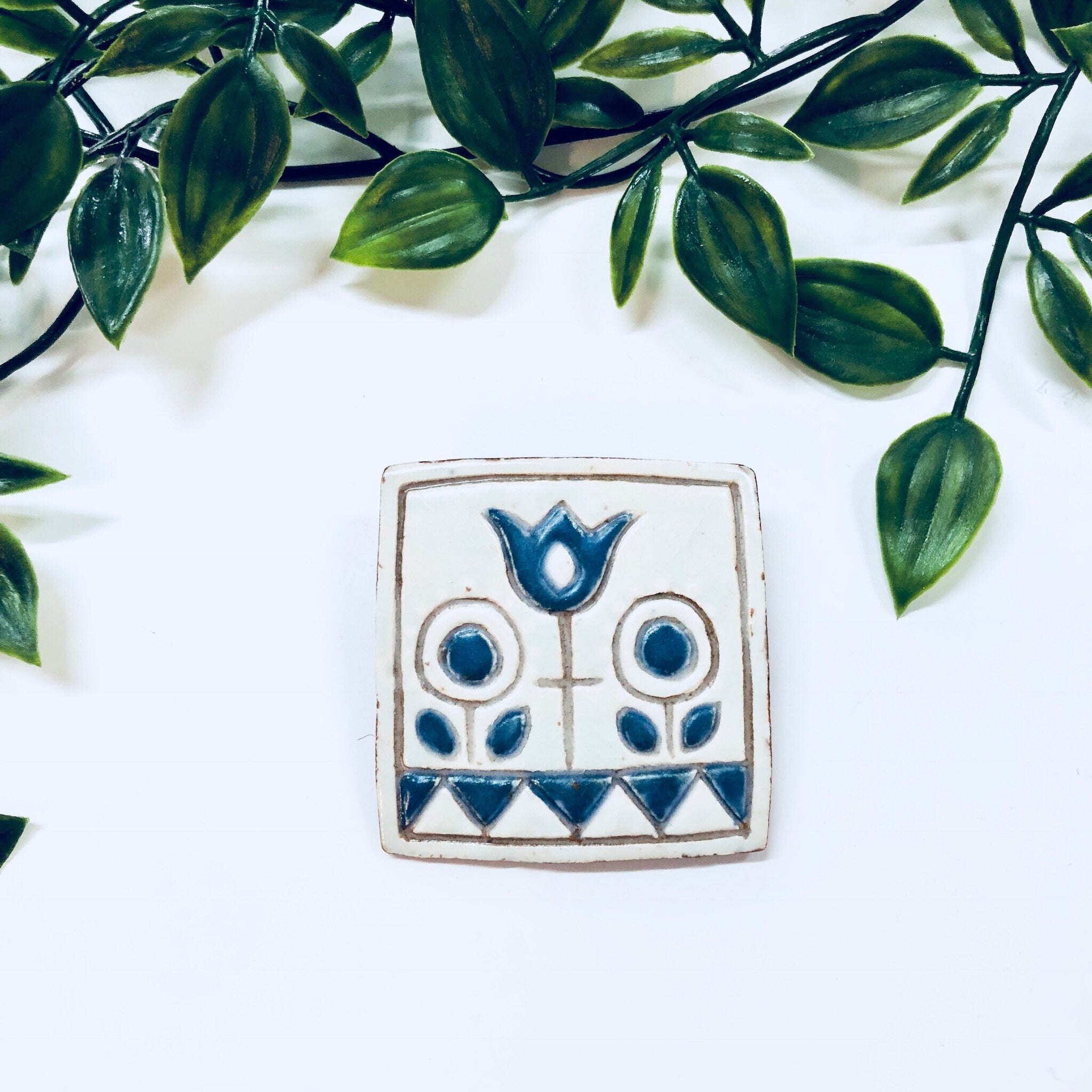 Danmark Brooch, Karin Aase Jewelry, Vintage Brooch, Painted Brooch, Flowers, Floral Design, Danmark Jewelry, Denmark, White, Blue, Square