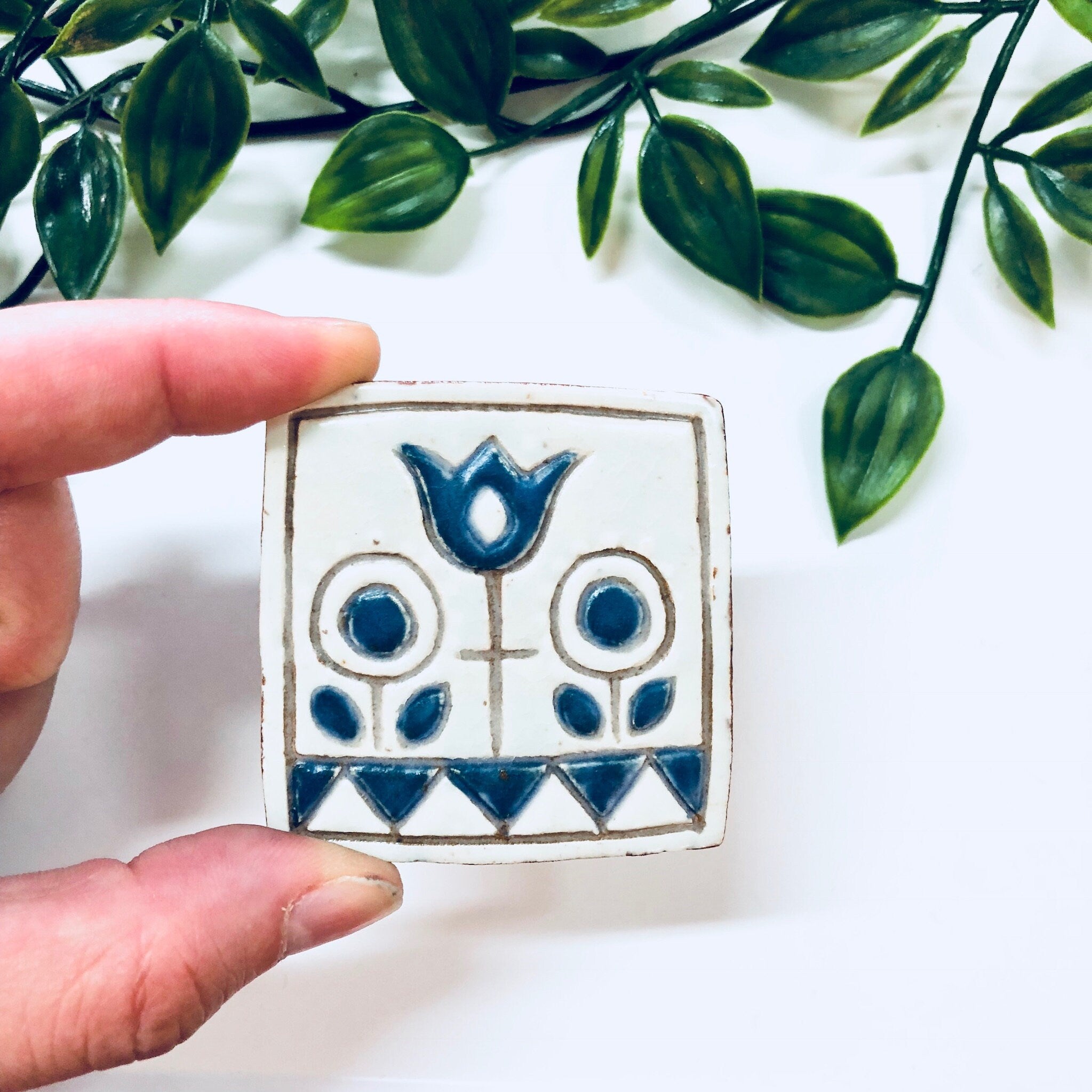 Danmark Brooch, Karin Aase Jewelry, Vintage Brooch, Painted Brooch, Flowers, Floral Design, Danmark Jewelry, Denmark, White, Blue, Square