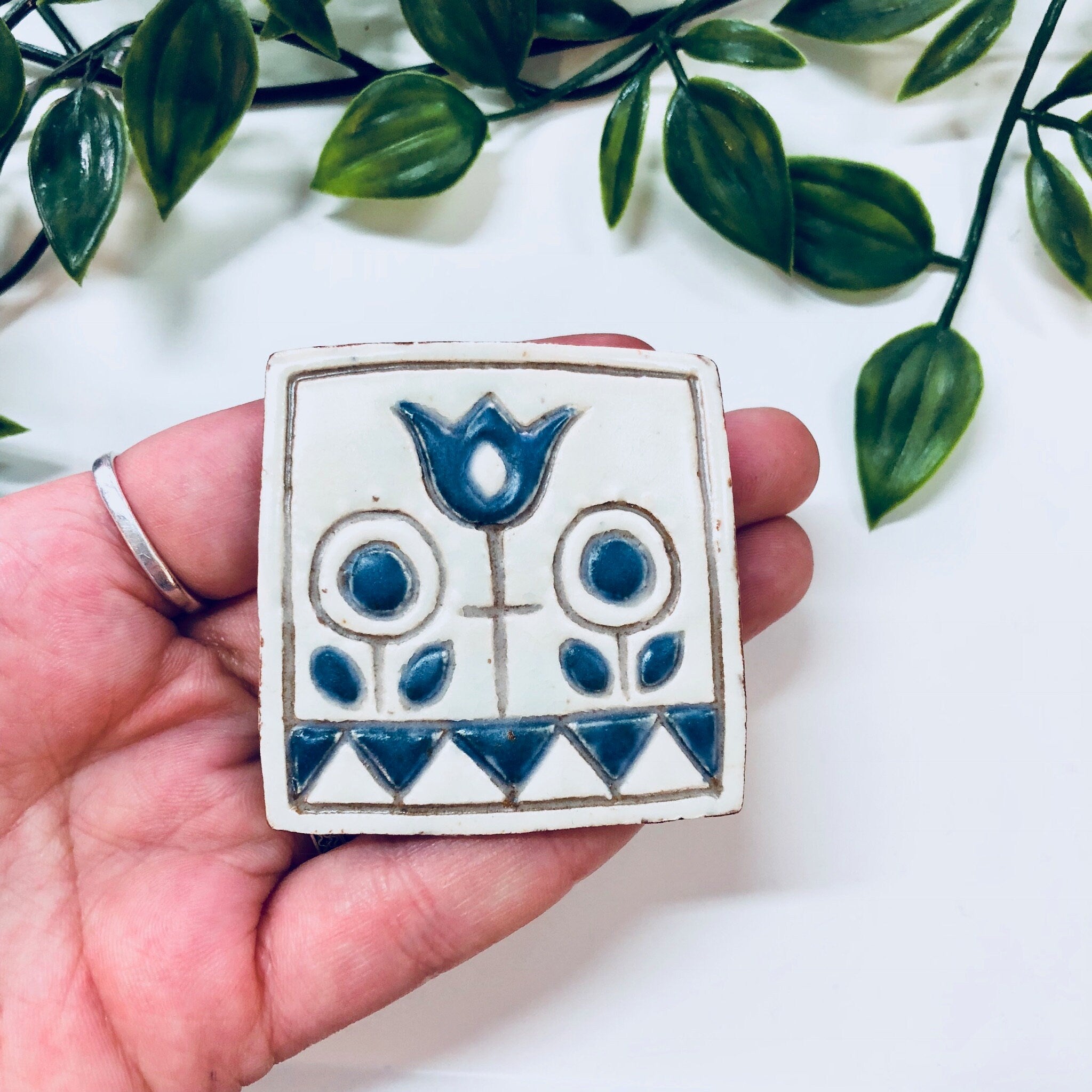 Danmark Brooch, Karin Aase Jewelry, Vintage Brooch, Painted Brooch, Flowers, Floral Design, Danmark Jewelry, Denmark, White, Blue, Square
