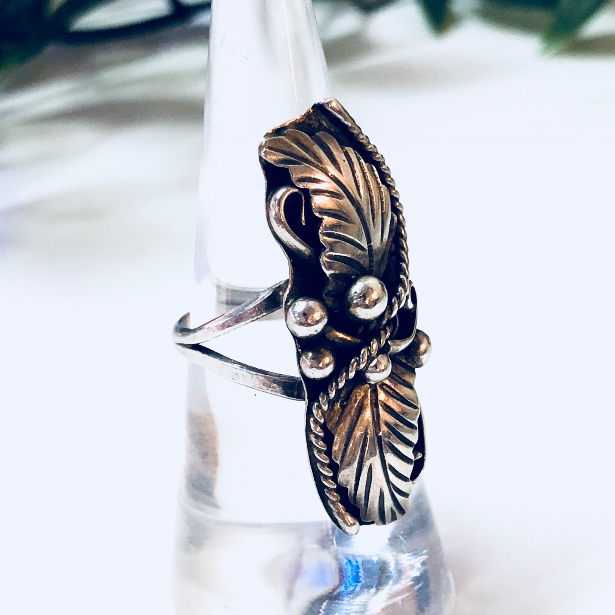 Vintage Southwestern Silver Ring with Feather Design