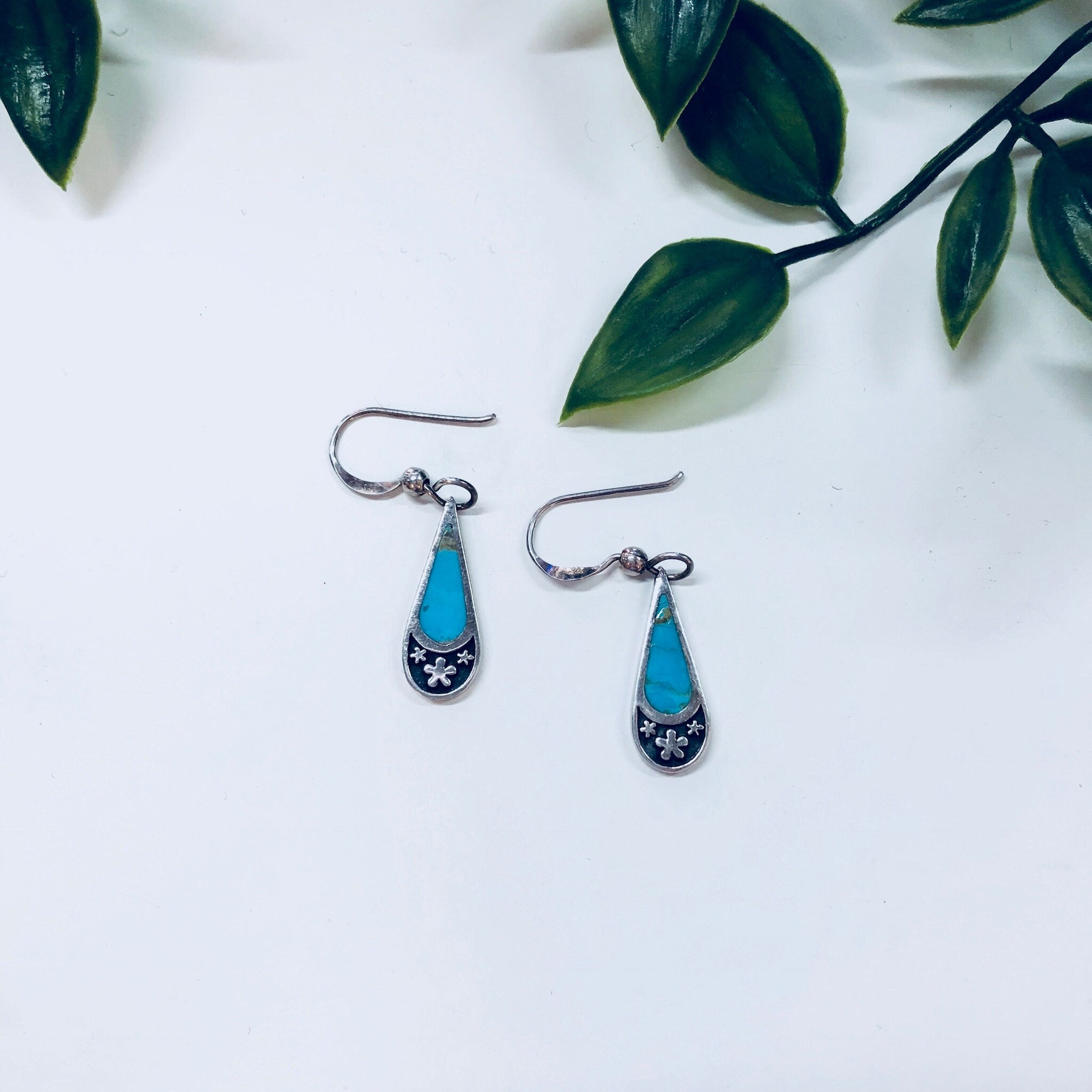 Vintage Silver Earrings, Turquoise Earrings, Flowers, Drop Earrings, Vintage Jewelry, Sterling Silver, Turquoise Jewlery, Flower Jewelry