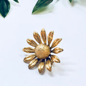 Vintage Brooch, Flower Pin, Gold Toned Jewelry, Daisy Jewelry, Costume Jewelry, Vintage Pin, Vintage Jewelry, Cute, Floral, Patina, Gift