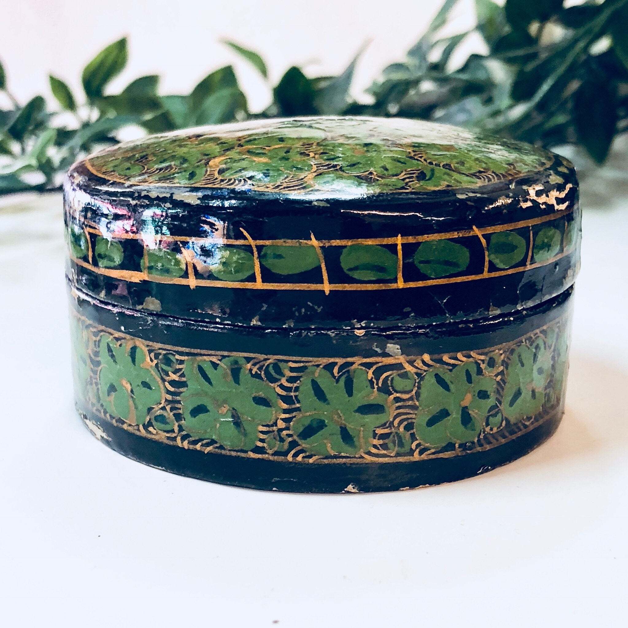 Vintage Box, Lidded Box, Jewelry Box, Trinket Dish, Jewelry Storage, Green, Black, Gold, Leaves, Flowers, Small Box, Round, India, Gift Box