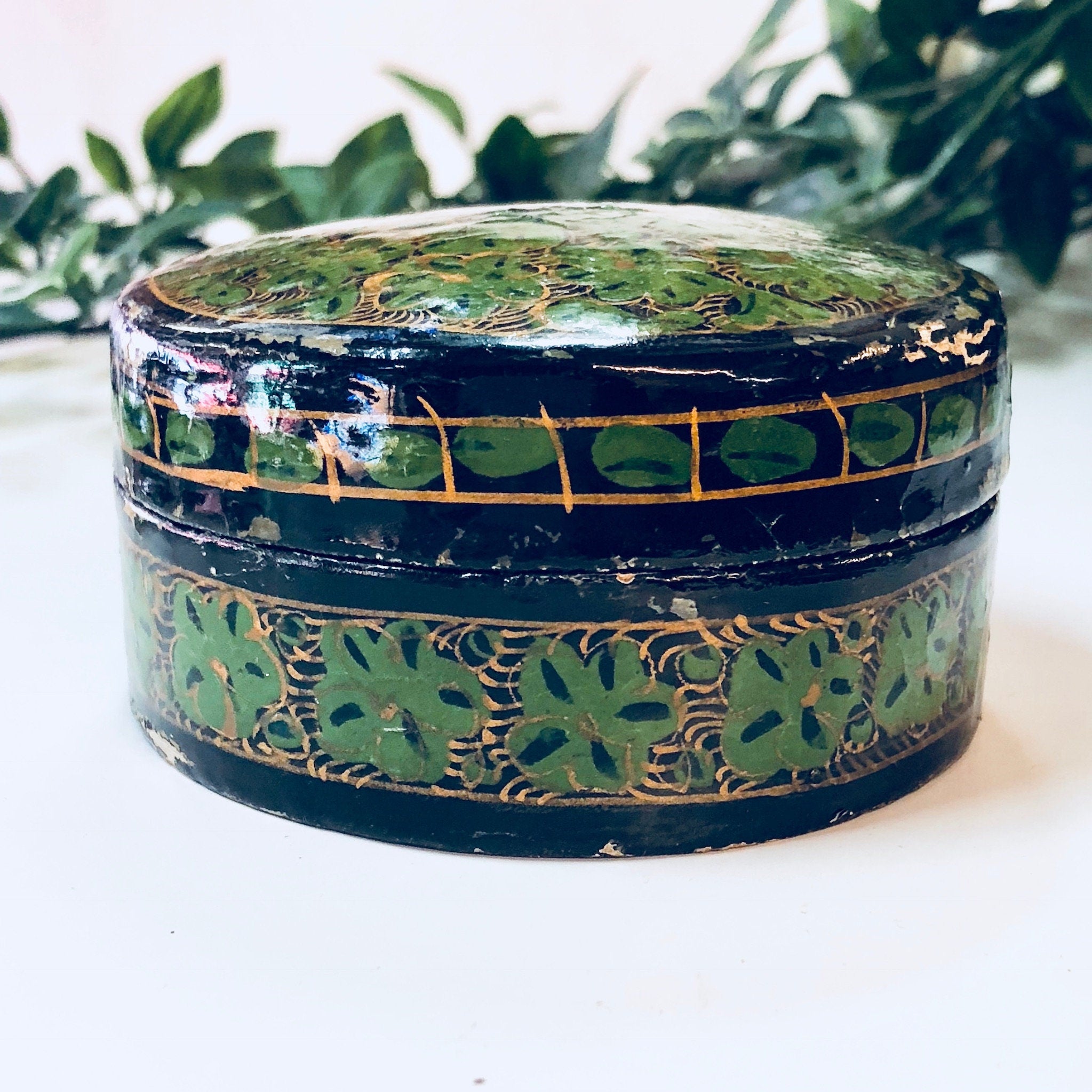 Vintage Box, Lidded Box, Jewelry Box, Trinket Dish, Jewelry Storage, Green, Black, Gold, Leaves, Flowers, Small Box, Round, India, Gift Box