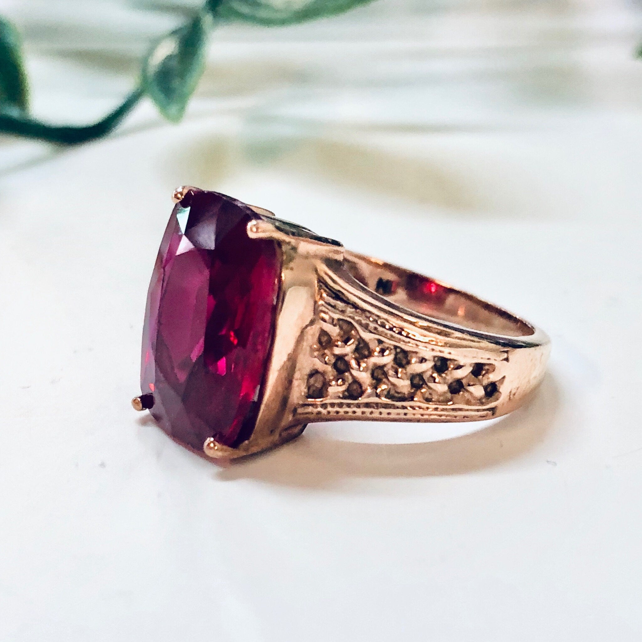 Vintage Rose Gold Toned Ring, Vintage Cocktail Ring, Pink Stone, Magenta Jewelry, Vintage Jewelry