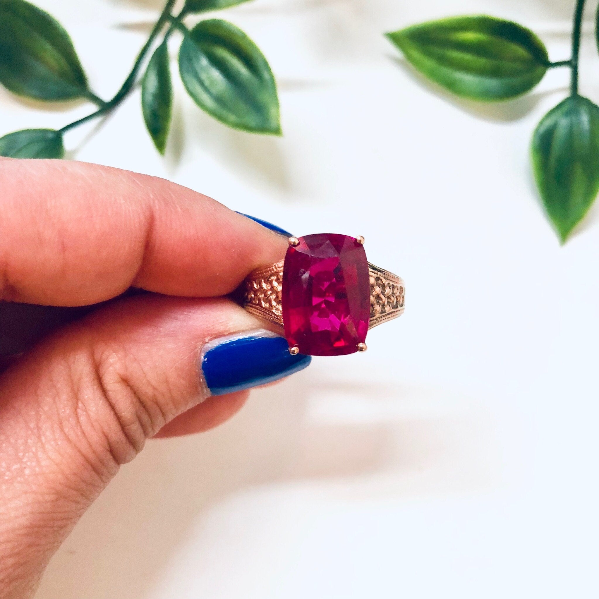 Vintage Rose Gold Toned Ring, Vintage Cocktail Ring, Pink Stone, Magenta Jewelry, Vintage Jewelry