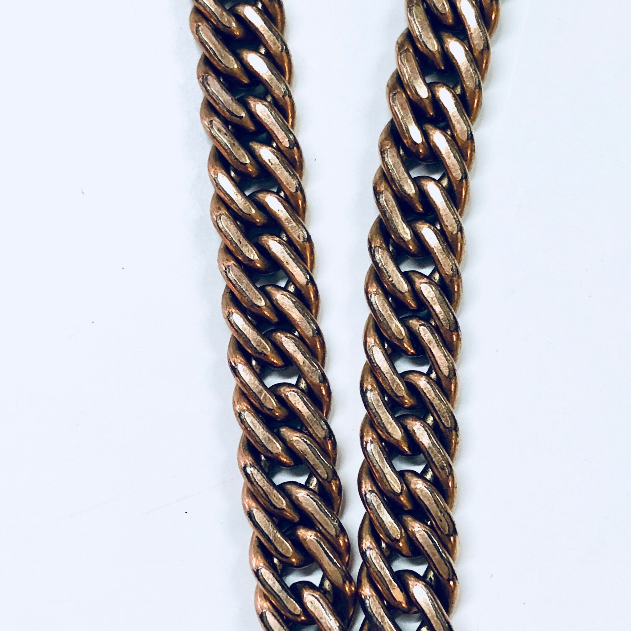 Vintage gold-toned chunky chain bracelet with interlocking heart-shaped links