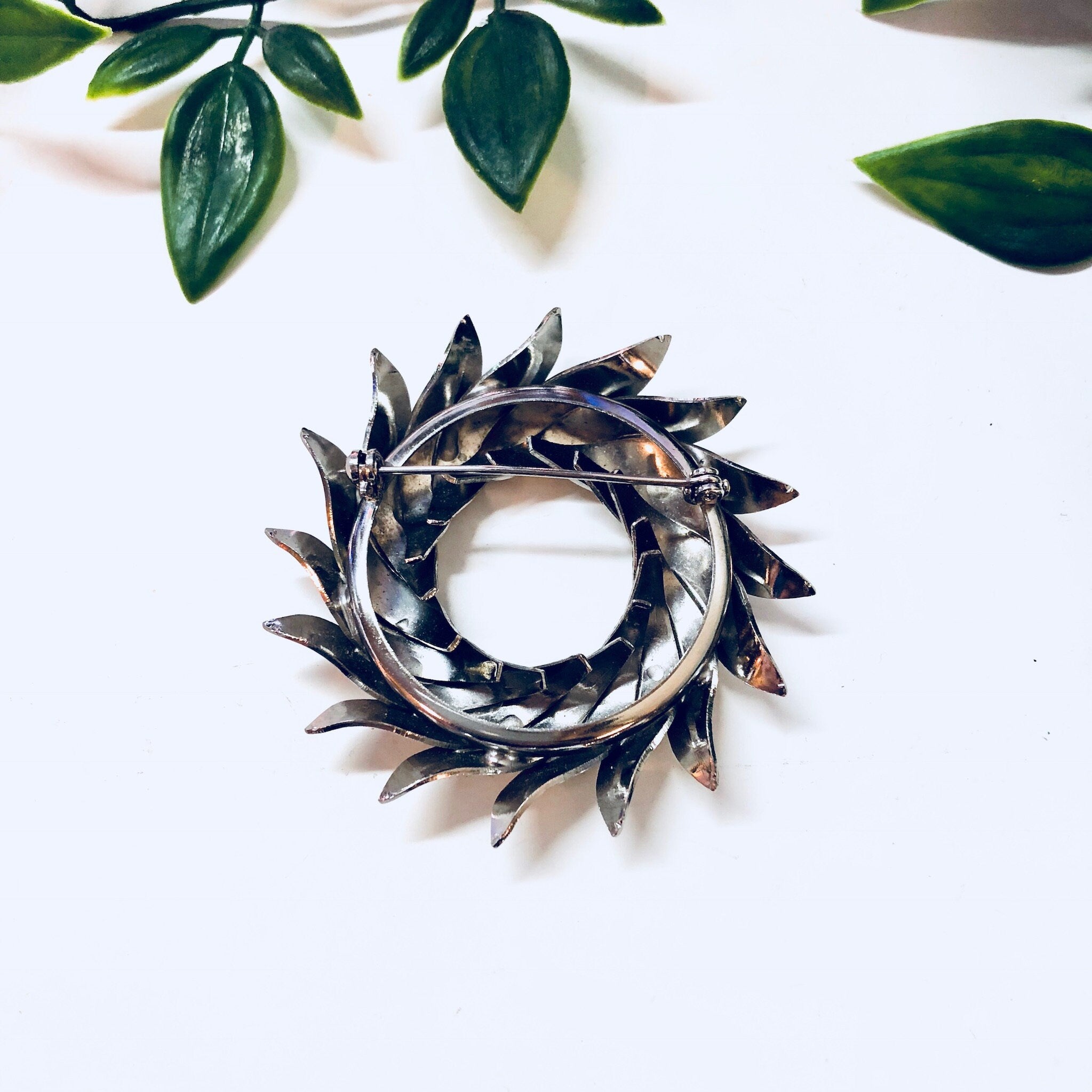 Vintage Brooch, Silver Brooch, Vintage Jewelry, Sterling Silver, Wreath Brooch, Circular Brooch, Textured Silver, Vintage Pin, Silver Toned