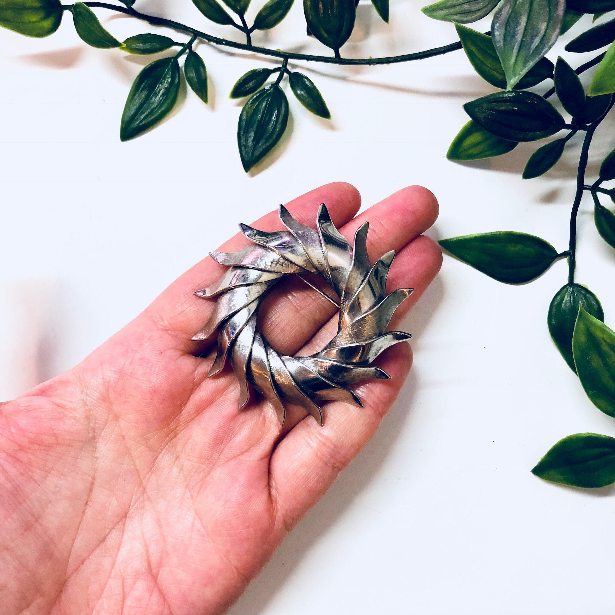 Vintage Brooch, Silver Brooch, Vintage Jewelry, Sterling Silver, Wreath Brooch, Circular Brooch, Textured Silver, Vintage Pin, Silver Toned