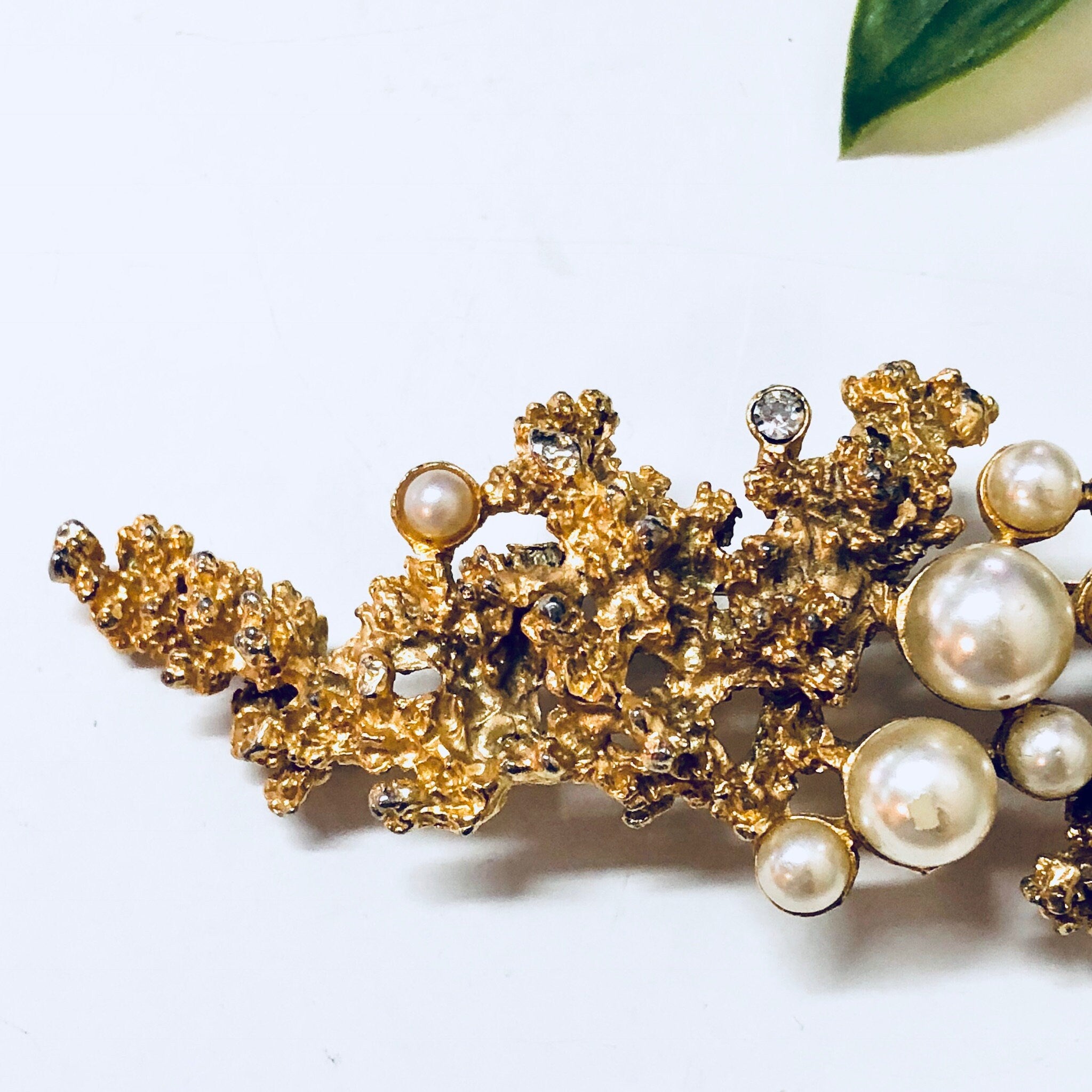 Vintage Brooch, Gold Toned Brooch, Faux Pearls, Costume Jewelry, Gold Toned Jewelry, Vintage Pin, Large Brooch, Long Pin, Statement Jewelry
