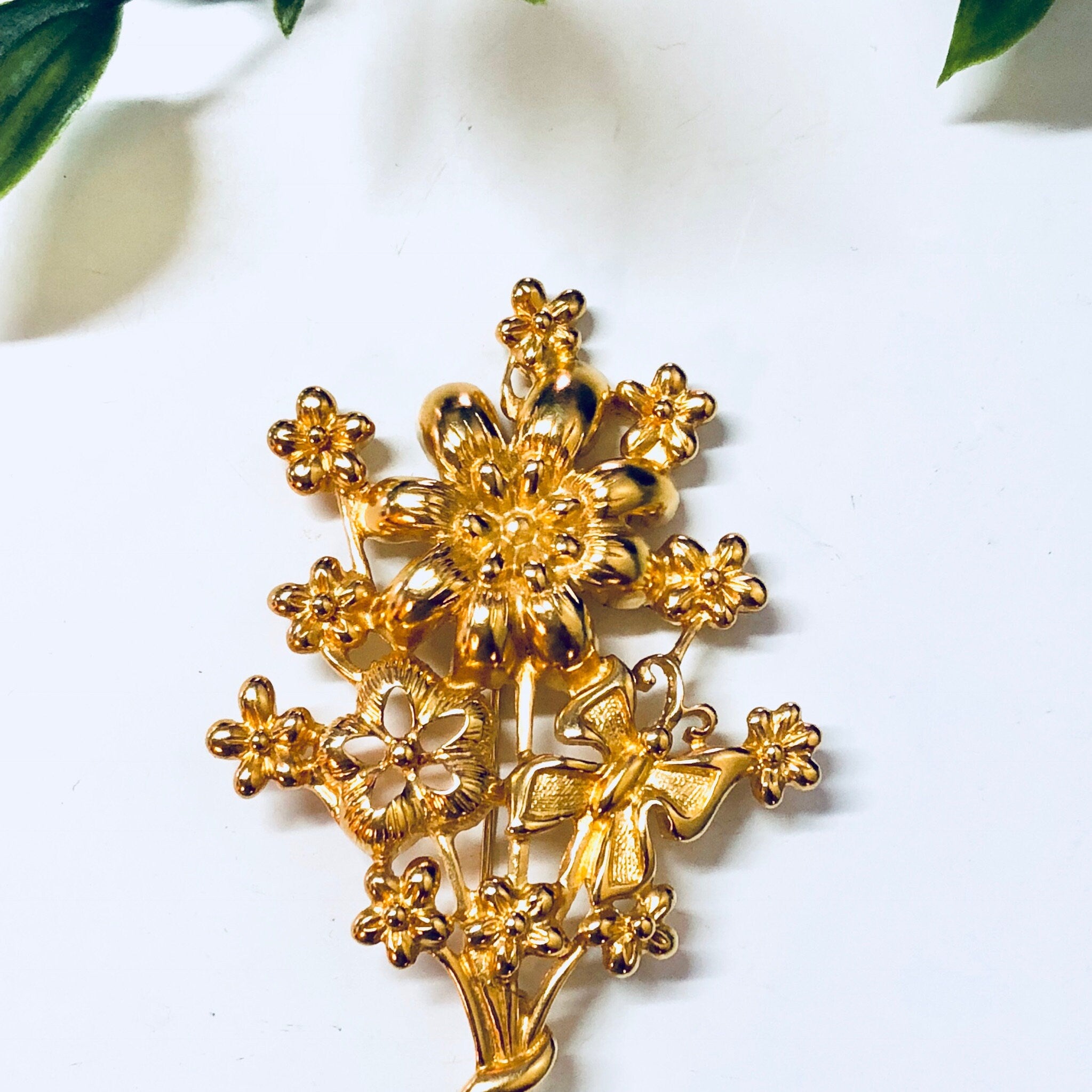 Vintage Brooch, Gold Toned Brooch, Monet Brooch, Flower Jewelry, Bouquet Brooch, Floral, Costume Jewelry, Statement Jewelry, Vintage Pin