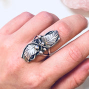 Vintage Southwestern Silver Ring with Feather Design