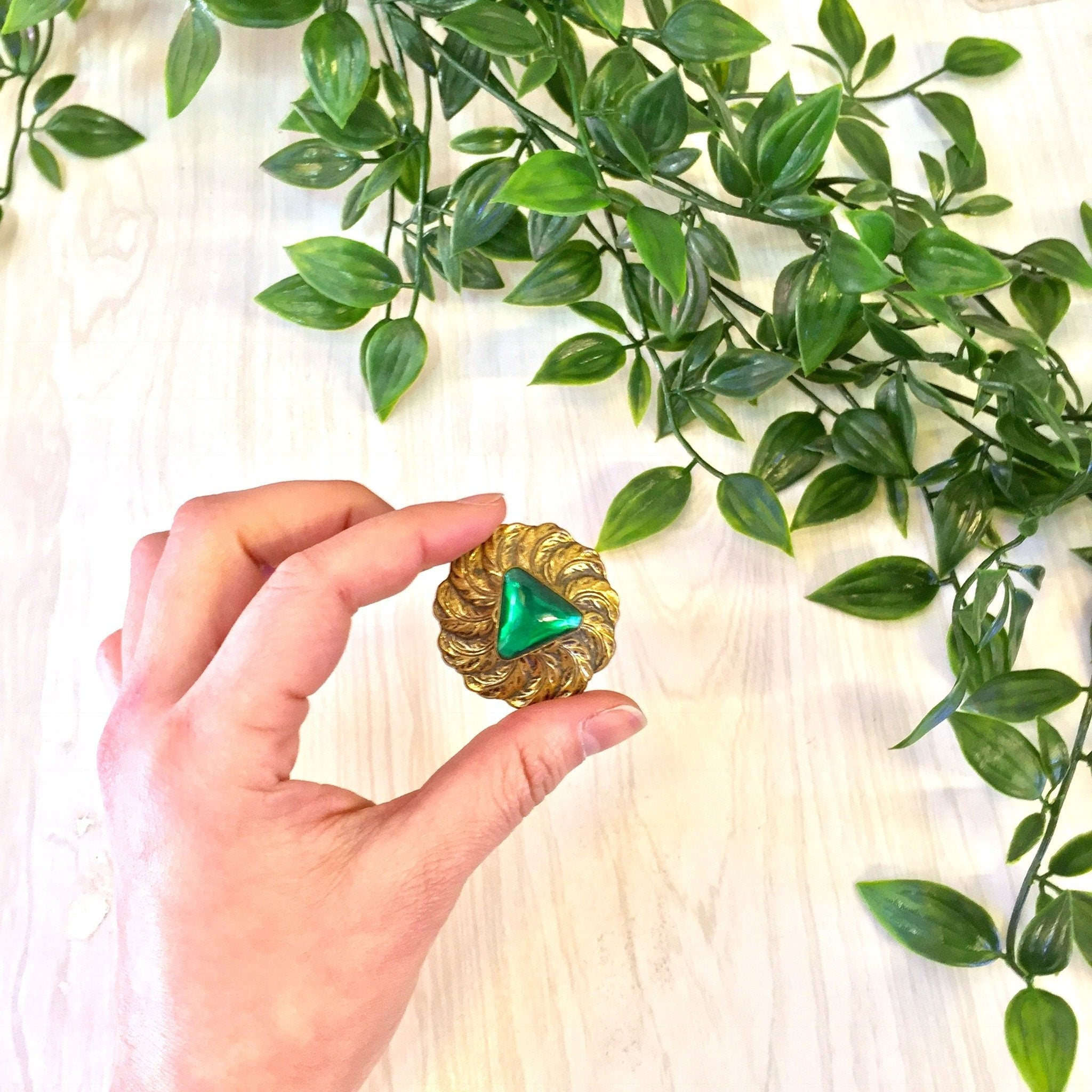 Vintage Gold Tone Brooch | Vintage Jewelry | Costume Jewelry | Green | Gold | Pin | Brooch | Feather | Round Brooch | Valentines Day