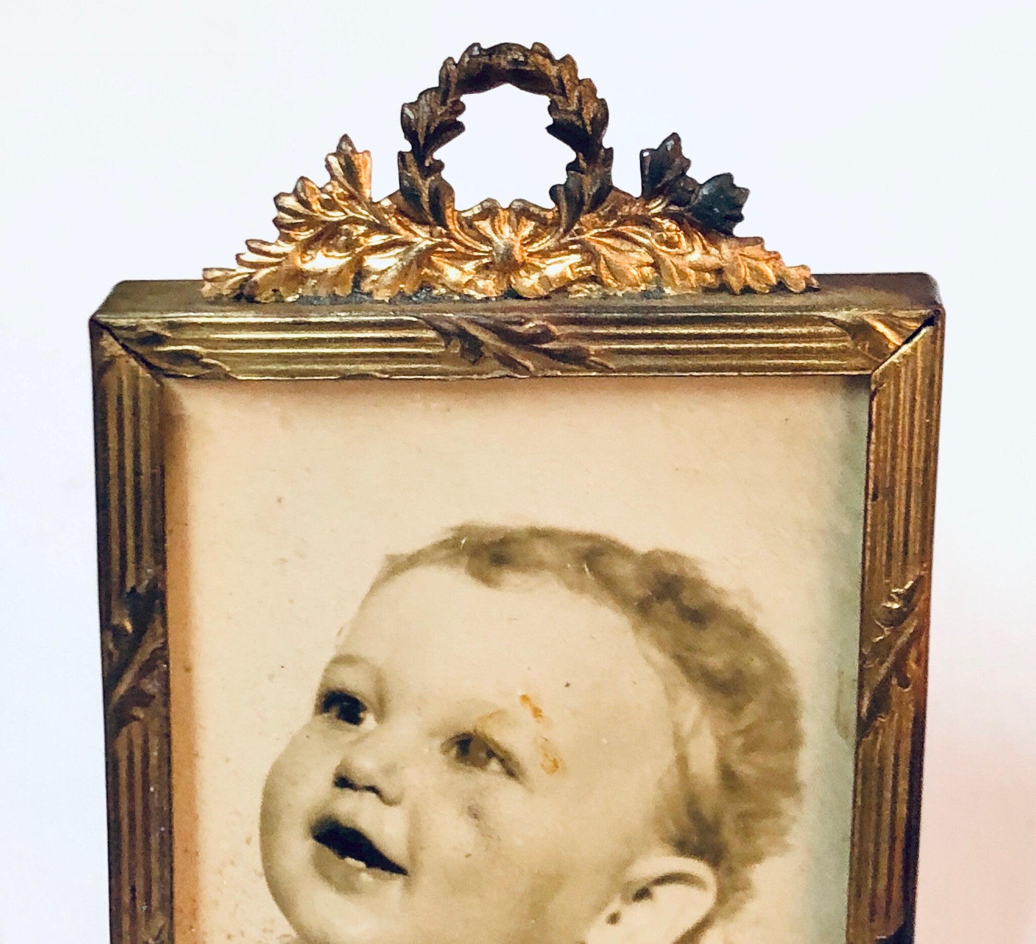 Small Antique Frame, Vintage Picture Frame, Gold Toned Picture Frame, Keepsake Frame, Ornate Frame, Small Photo, Baby Picture Standing Frame