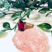 Vintage Rose Gold Toned Ring, Vintage Cocktail Ring, Pink Stone, Magenta Jewelry, Vintage Jewelry