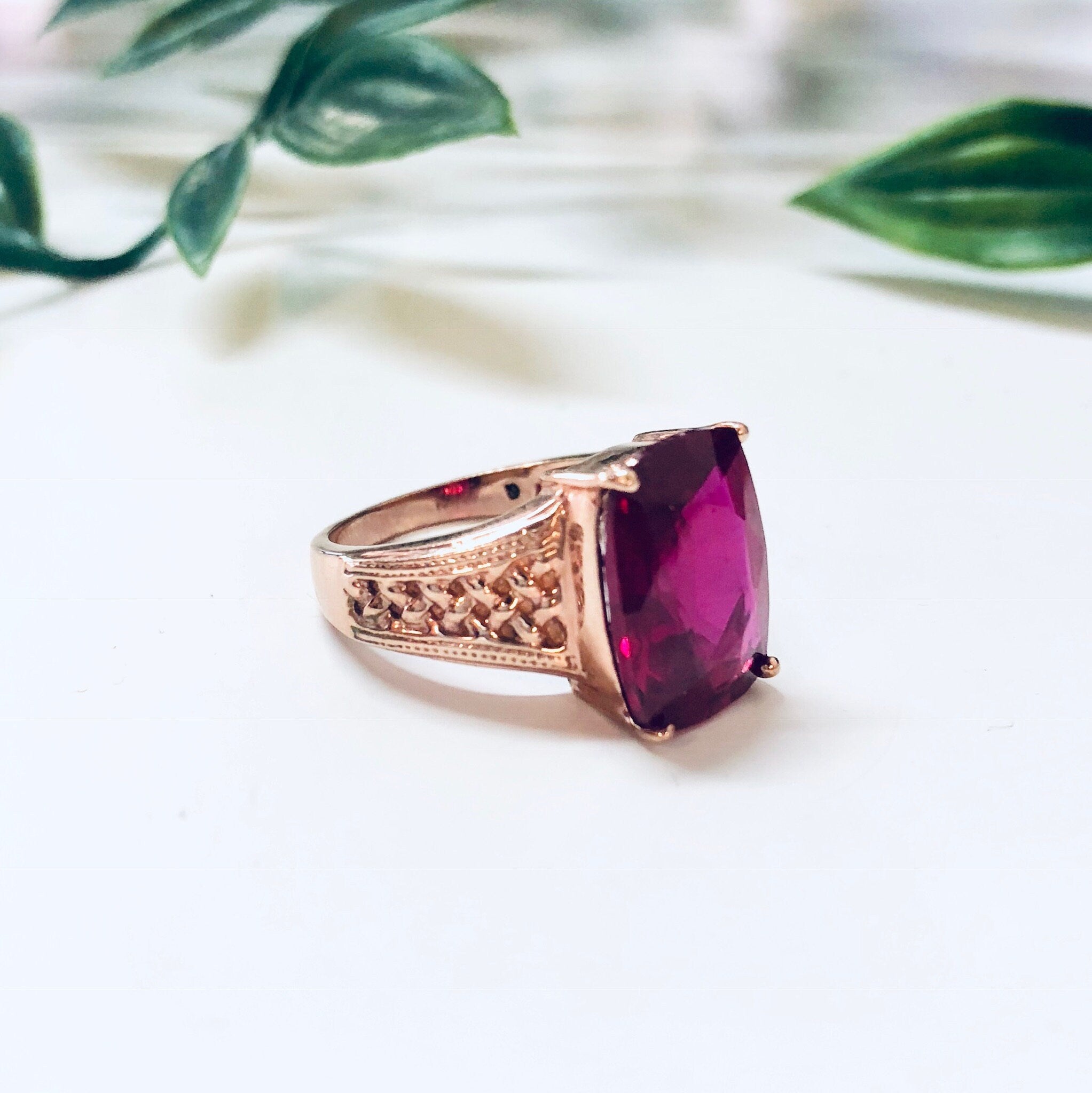 Vintage Rose Gold Toned Ring, Vintage Cocktail Ring, Pink Stone, Magenta Jewelry, Vintage Jewelry