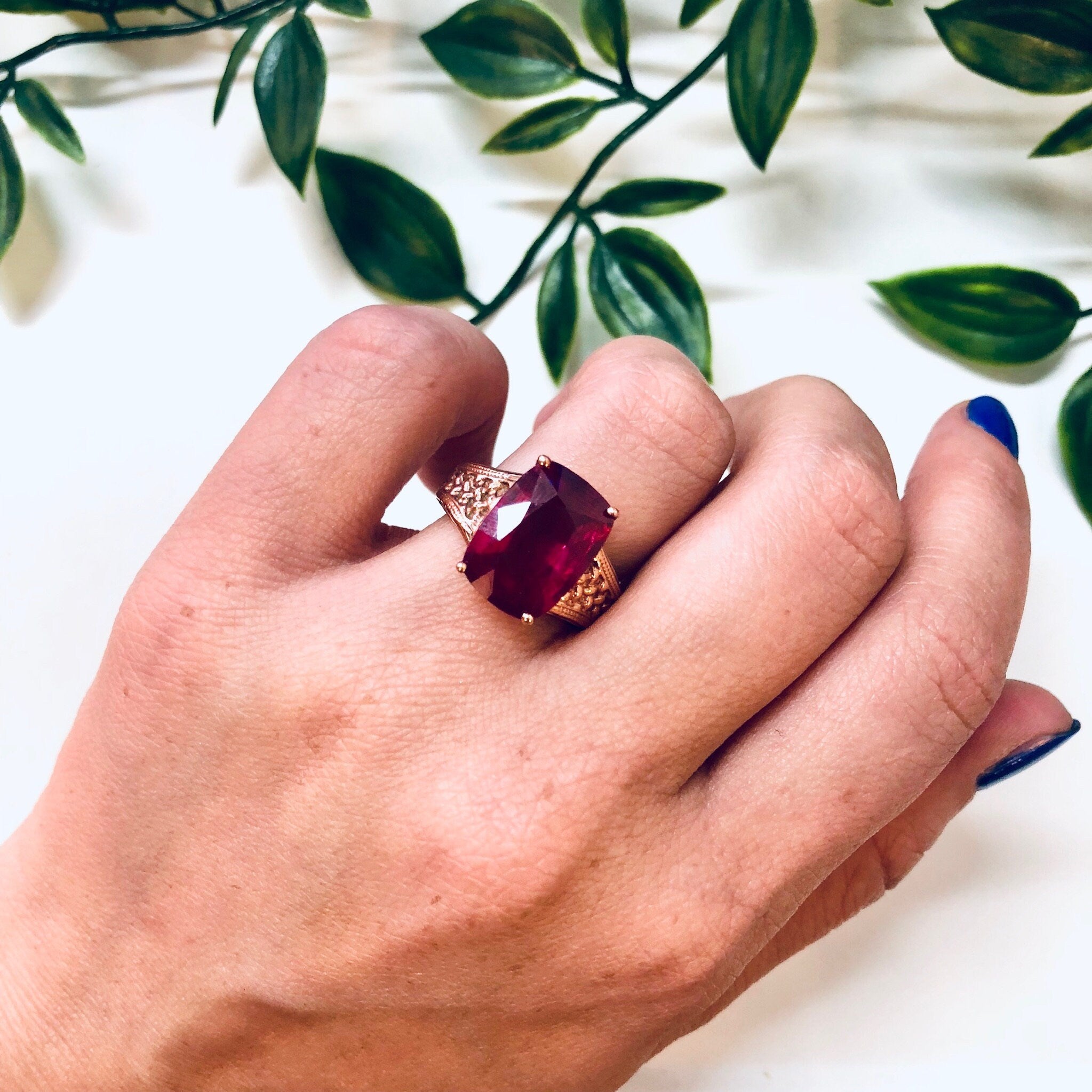 Vintage Rose Gold Toned Ring, Vintage Cocktail Ring, Pink Stone, Magenta Jewelry, Vintage Jewelry