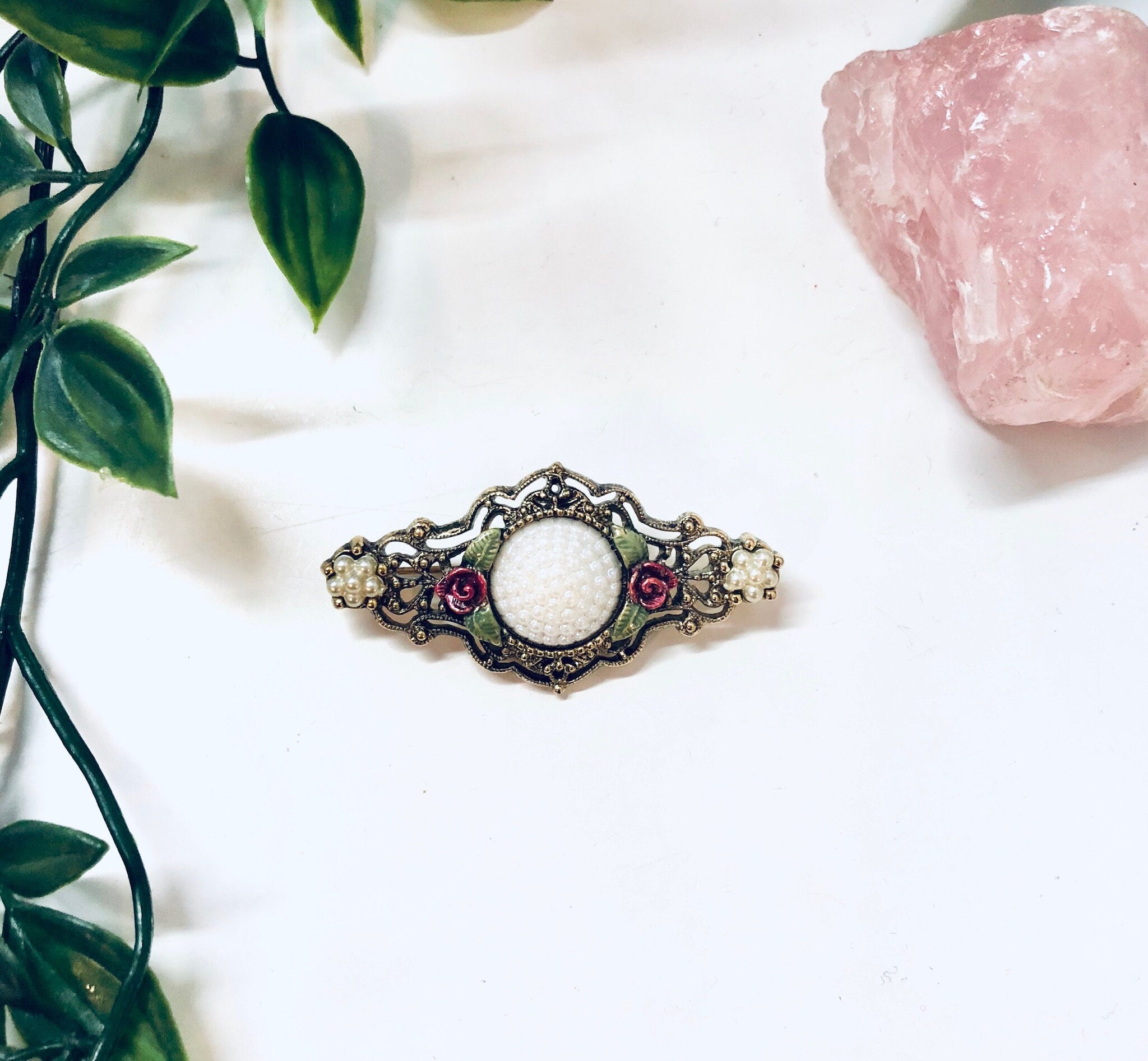 Vintage Brooch, Gold Toned Brooch, Vintage Pin, Vintage Jewelry, Floral Brooch, Costume Jewelry
