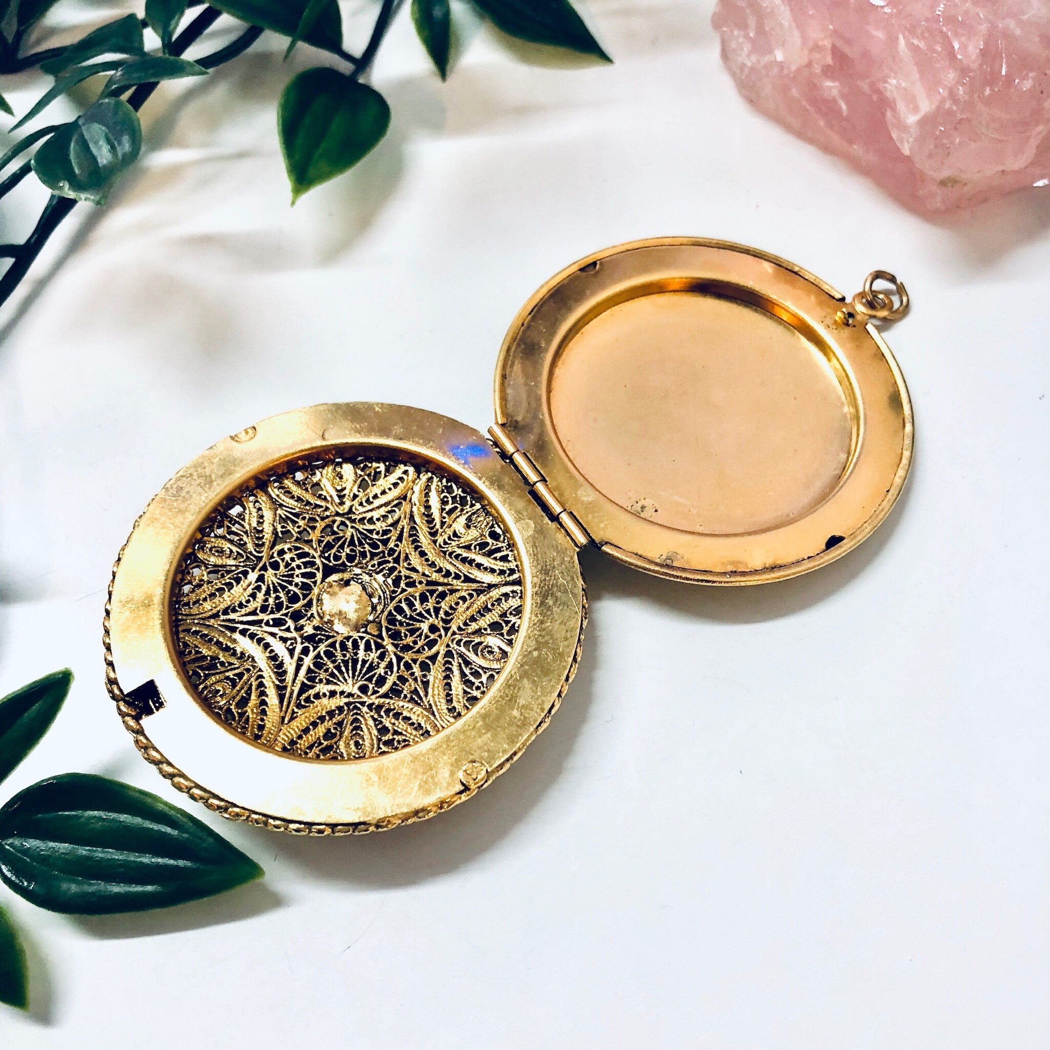 Vintage Locket, Gold Toned Jewelry, Pendant, Lady Face Pendant, Necklace, Vintage Jewelry