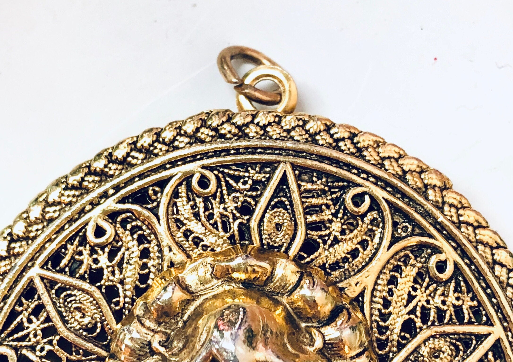 Vintage Locket, Gold Toned Jewelry, Pendant, Lady Face Pendant, Necklace, Vintage Jewelry