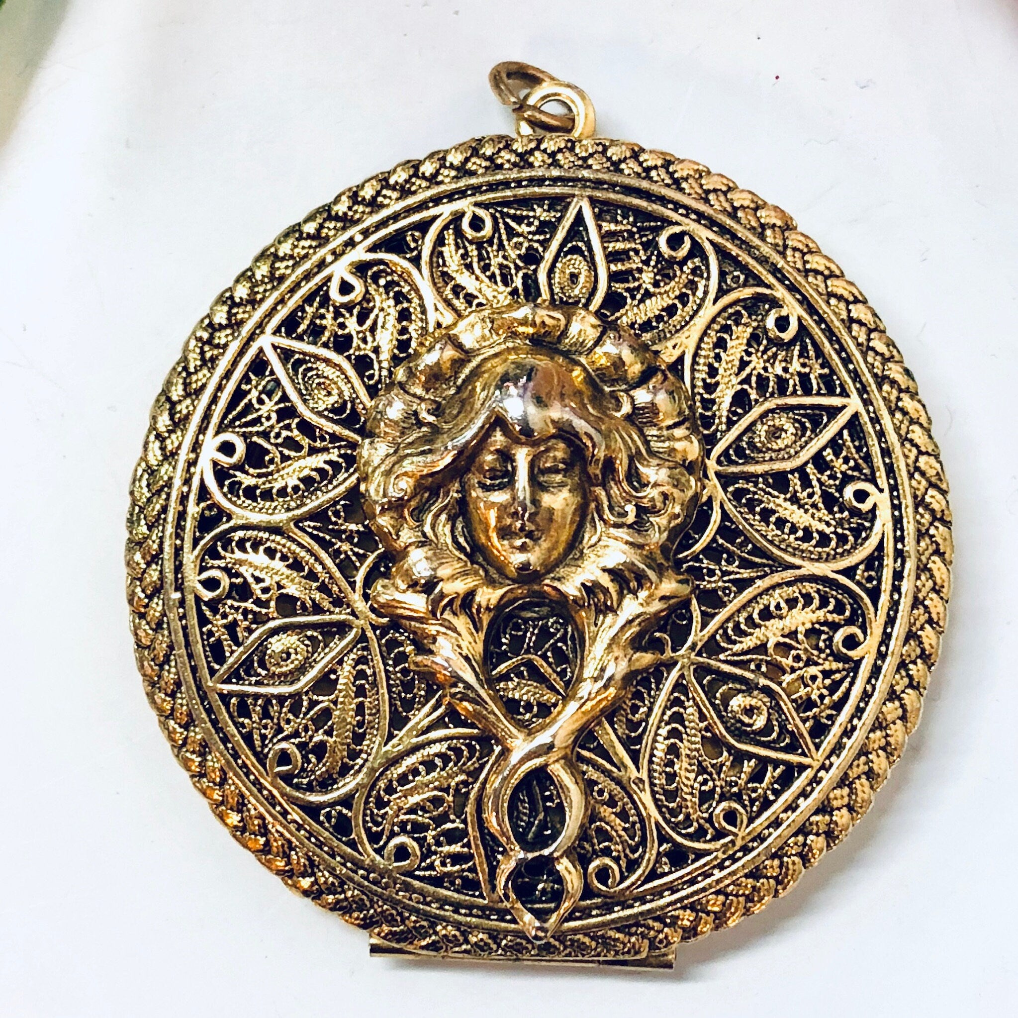 Vintage Locket, Gold Toned Jewelry, Pendant, Lady Face Pendant, Necklace, Vintage Jewelry