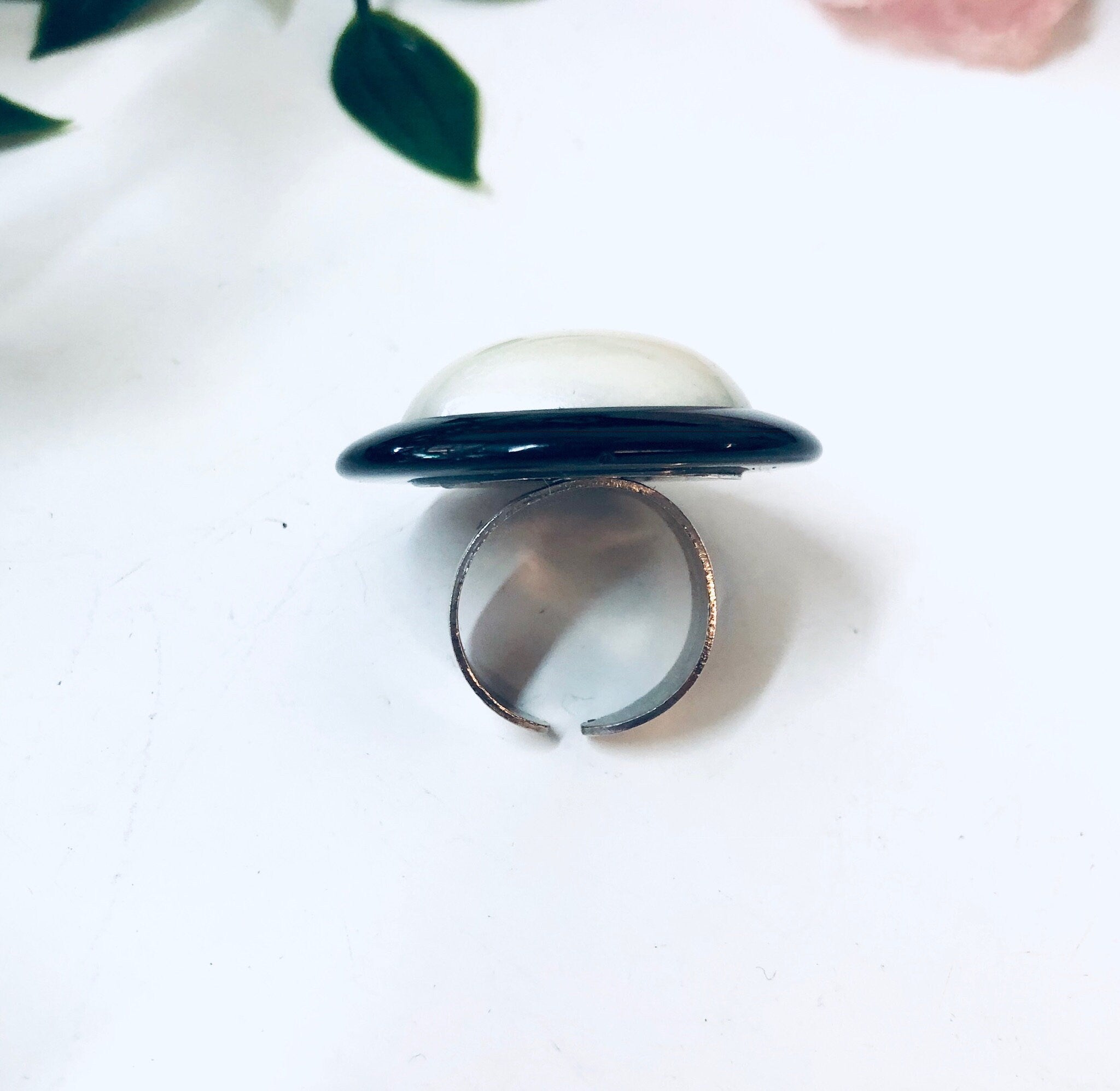 Vintage Ring, Button Ring, Black and White, Statement Jewelry, Large Ring, Adjustable Ring, Costume Jewelry, Vintage Jewelry, Cocktail Ring