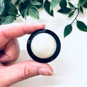 Vintage Ring, Button Ring, Black and White, Statement Jewelry, Large Ring, Adjustable Ring, Costume Jewelry, Vintage Jewelry, Cocktail Ring