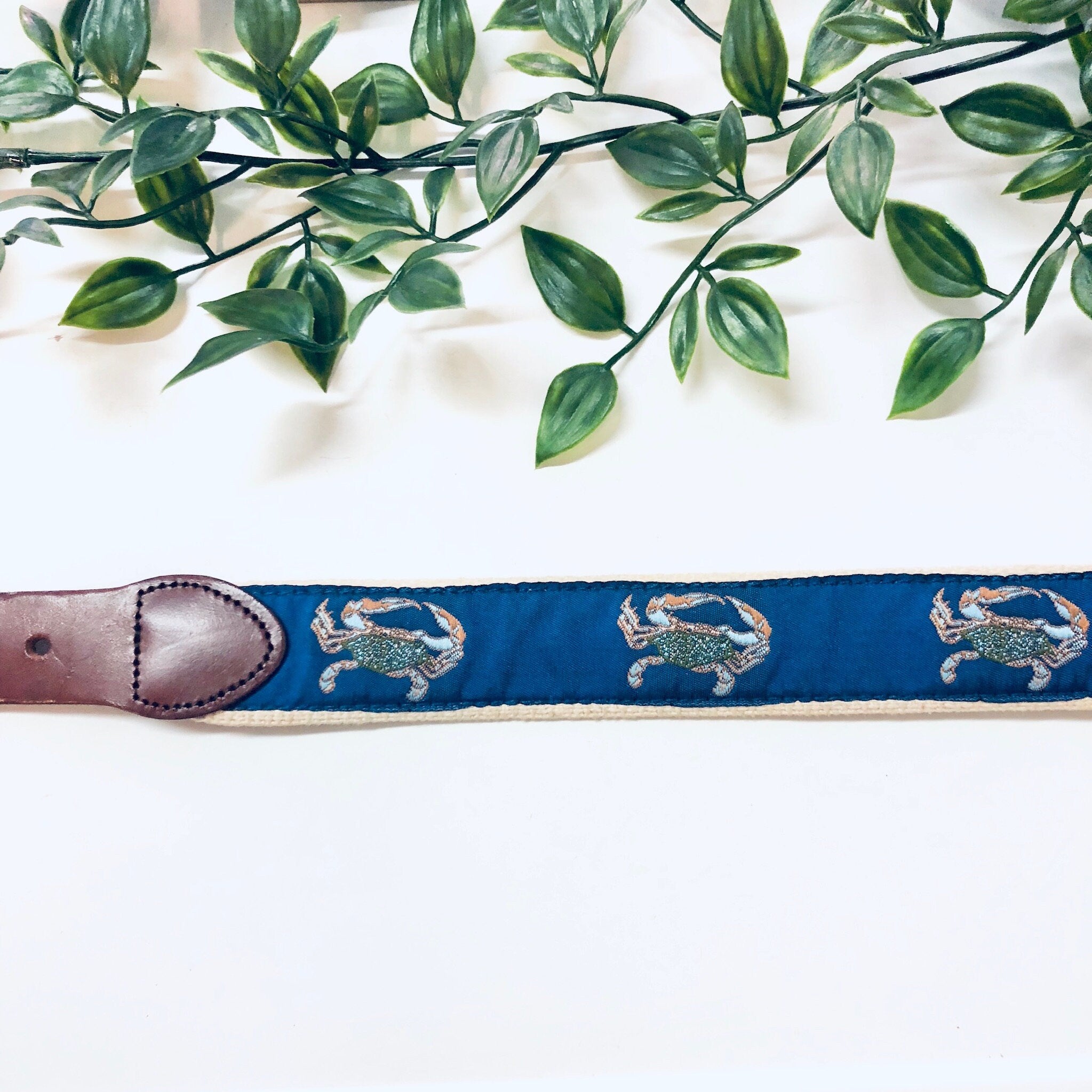 Vintage Woven Belt, Crab Belt, Blue Crabs, Boating Belt, Leather Belt, Brass Belt Buckle, Preppy Dad Belt, Blue, Brown, Brass, Fisherman