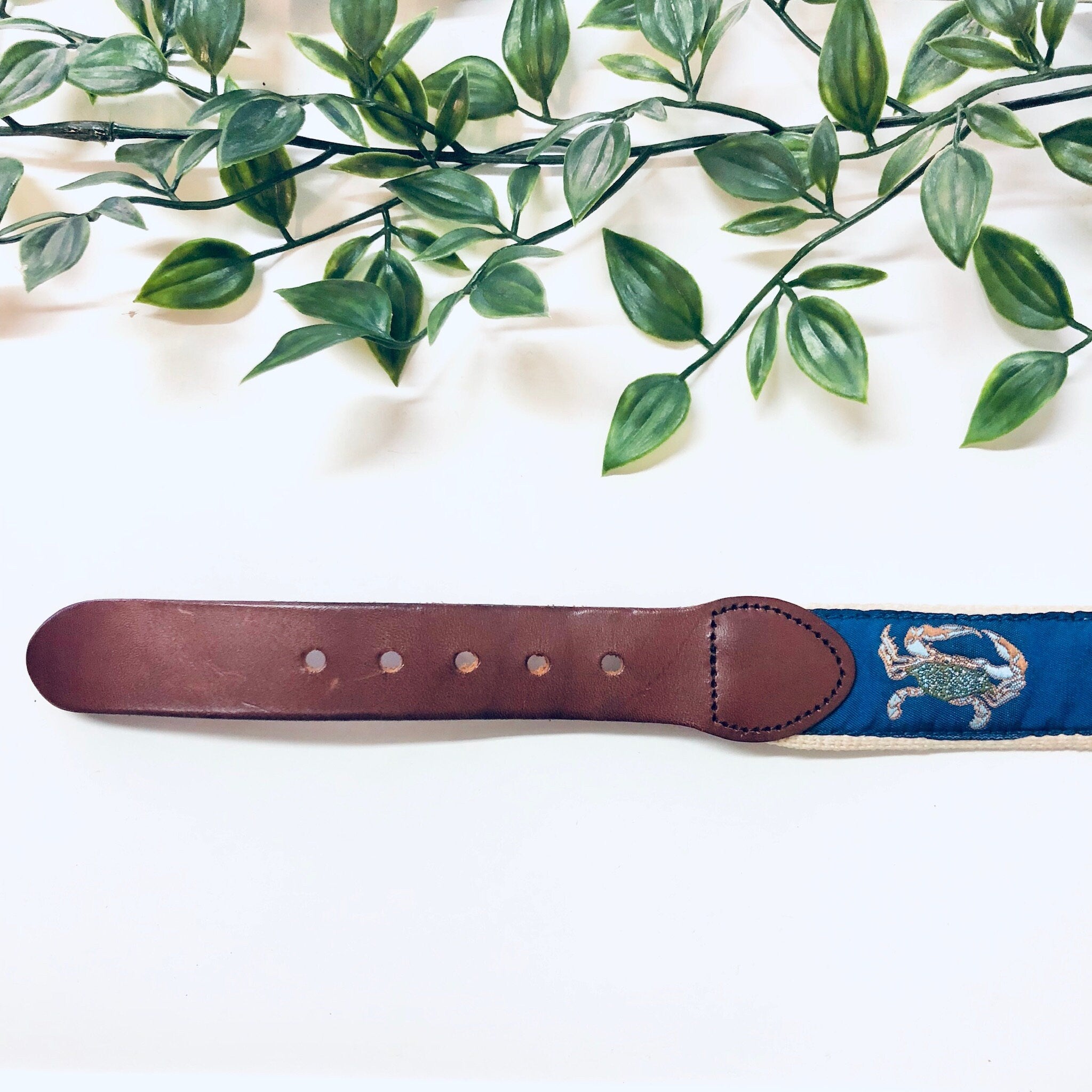 Vintage Woven Belt, Crab Belt, Blue Crabs, Boating Belt, Leather Belt, Brass Belt Buckle, Preppy Dad Belt, Blue, Brown, Brass, Fisherman