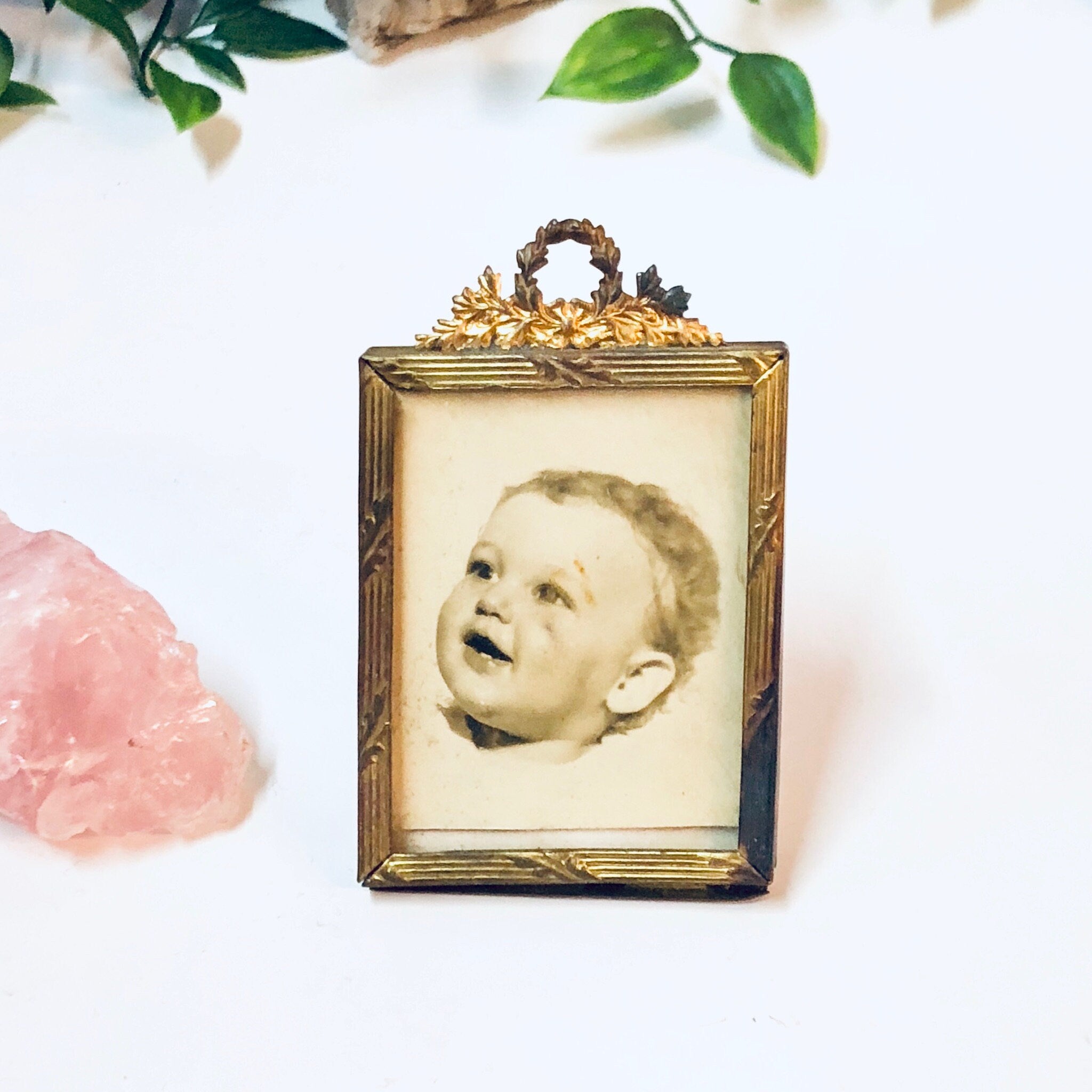 Small Antique Frame, Vintage Picture Frame, Gold Toned Picture Frame, Keepsake Frame, Ornate Frame, Small Photo, Baby Picture Standing Frame